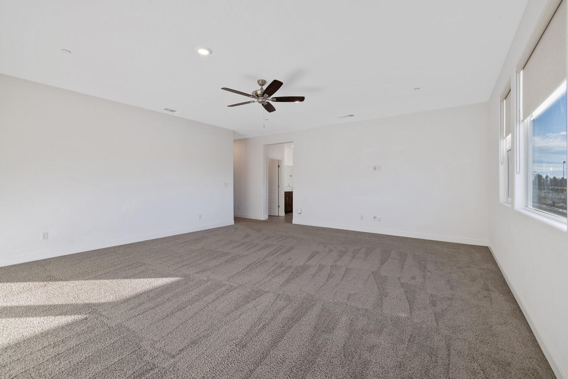 3641 N Summers Ct, Visalia, CA 93291