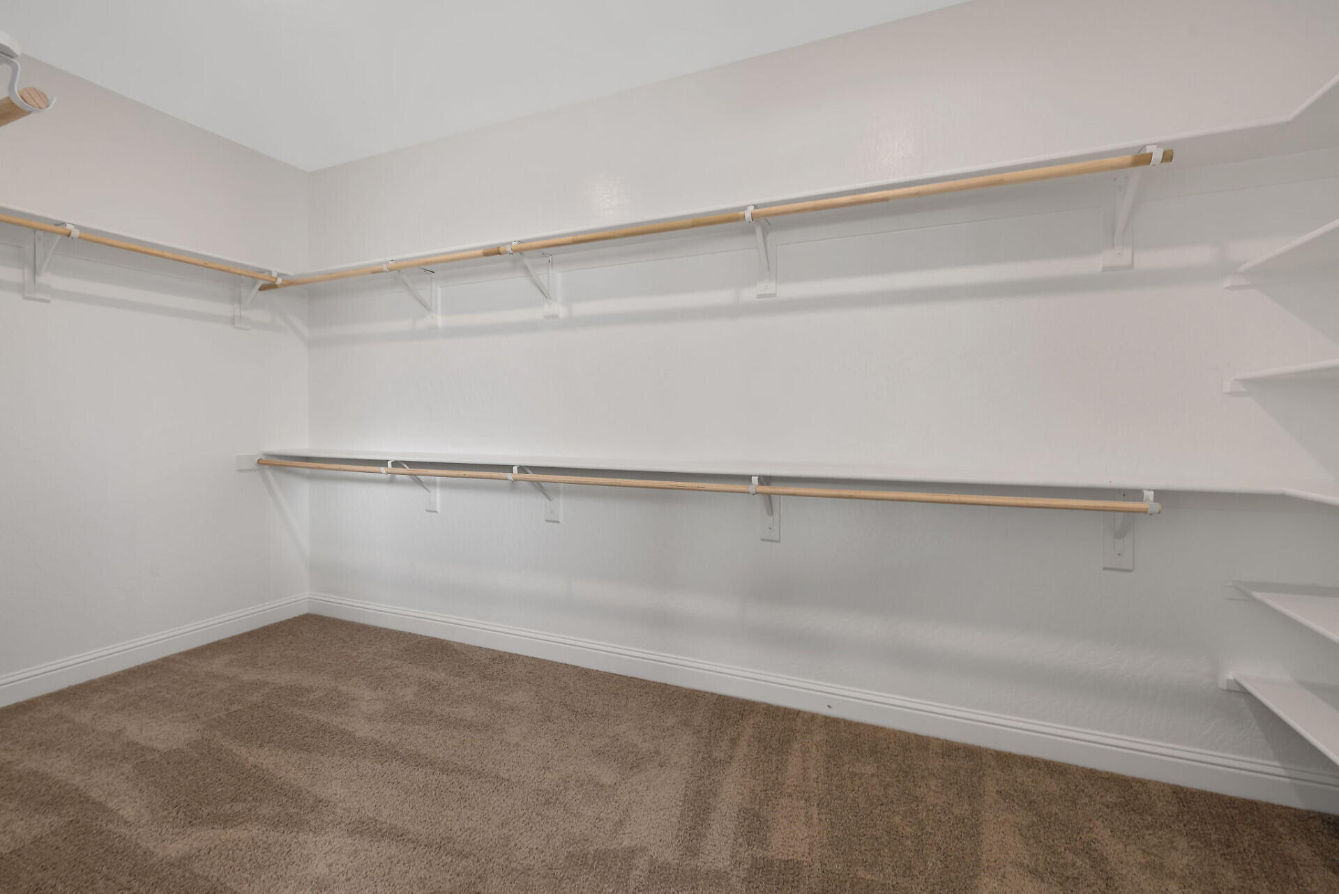 3641 N Summers Ct, Visalia, CA 93291