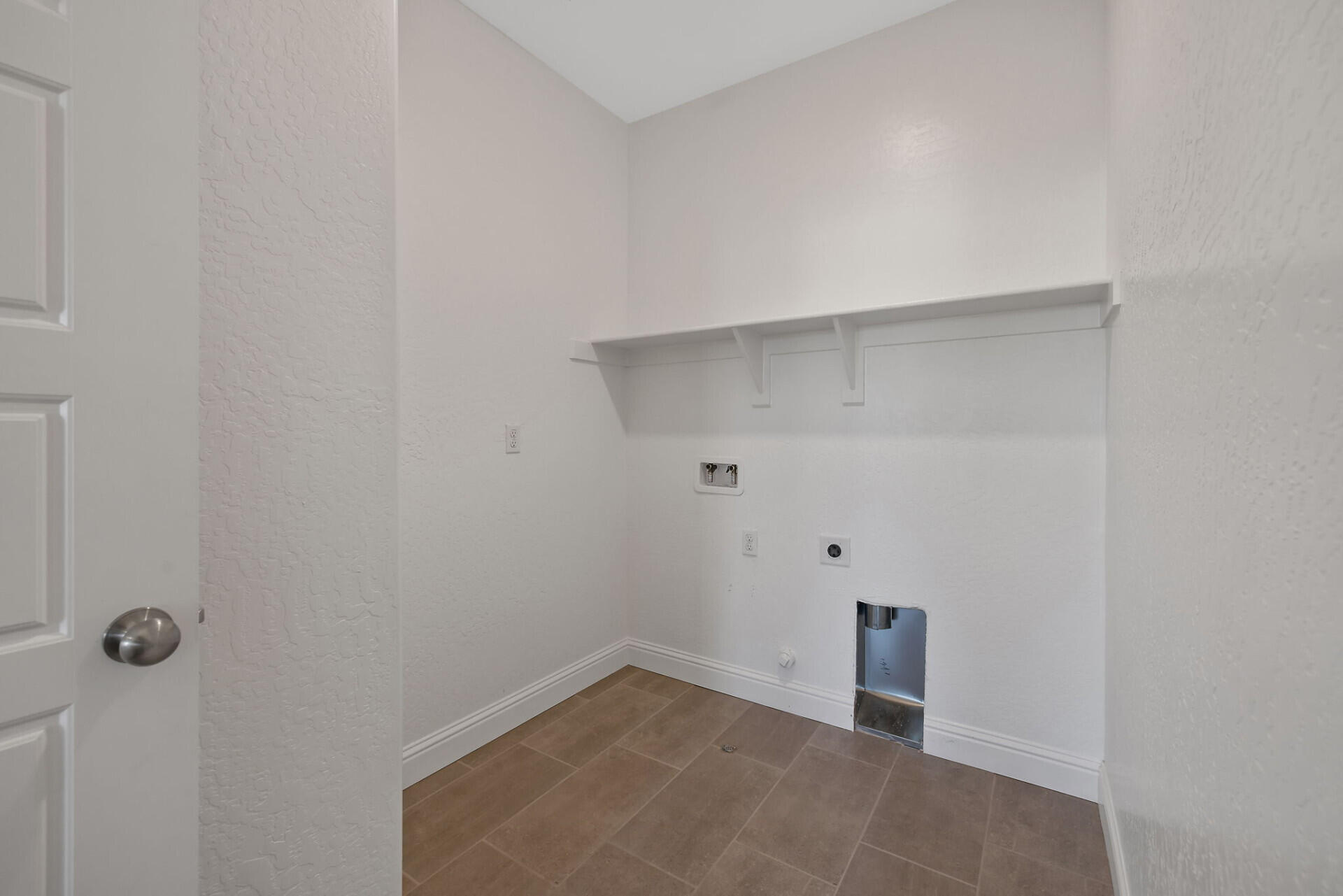 3641 N Summers Ct, Visalia, CA 93291