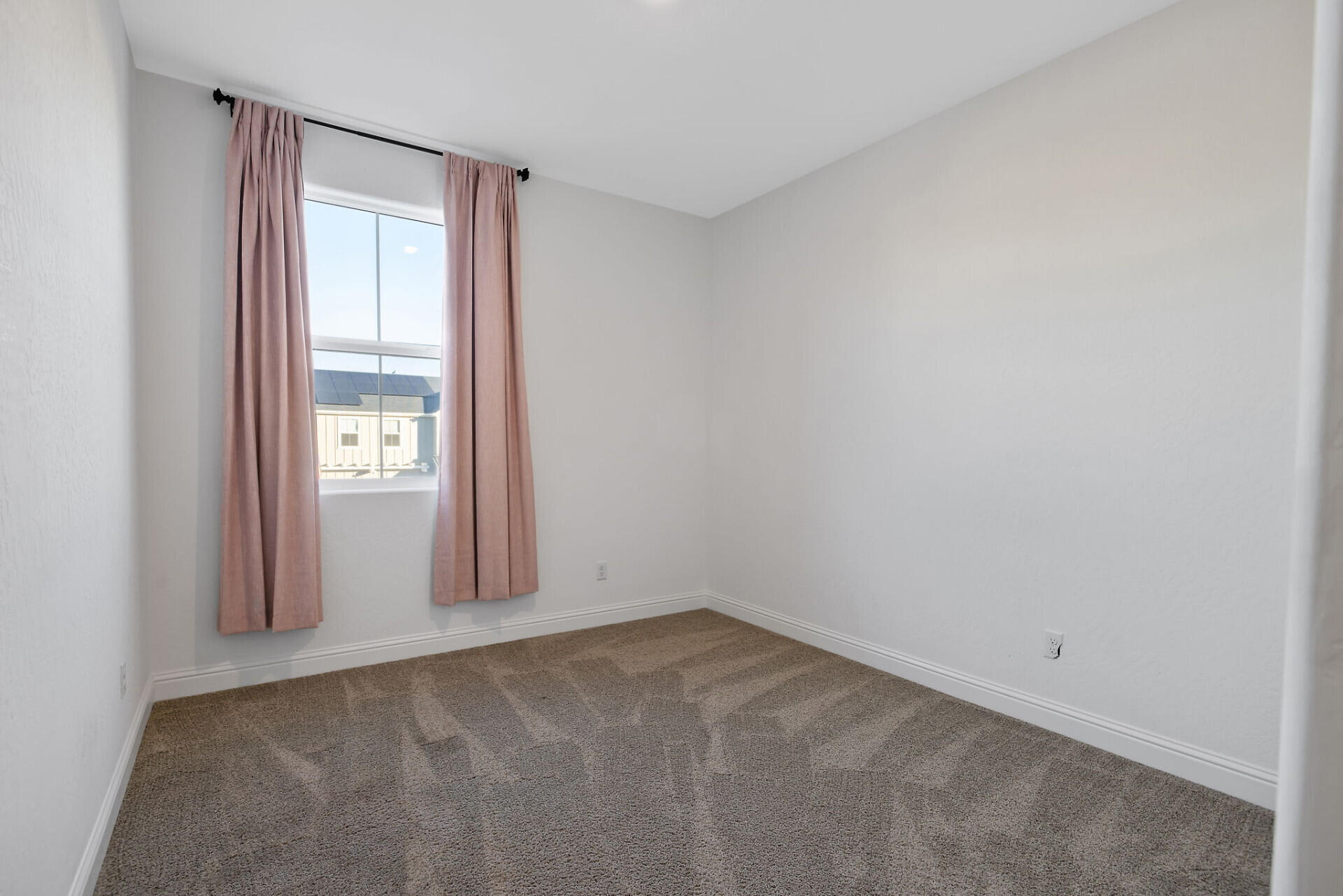 3641 N Summers Ct, Visalia, CA 93291