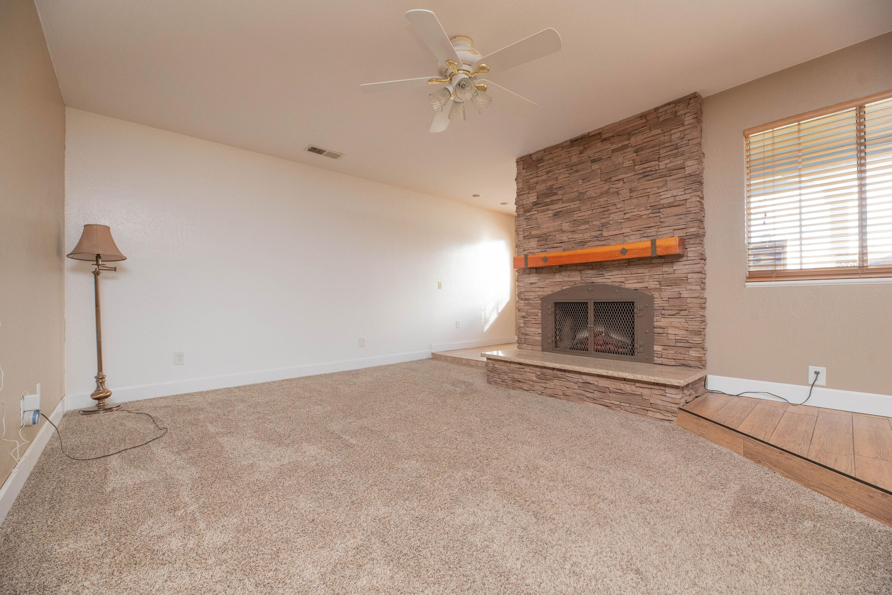 1401 S Cotta St, Visalia, CA 93292