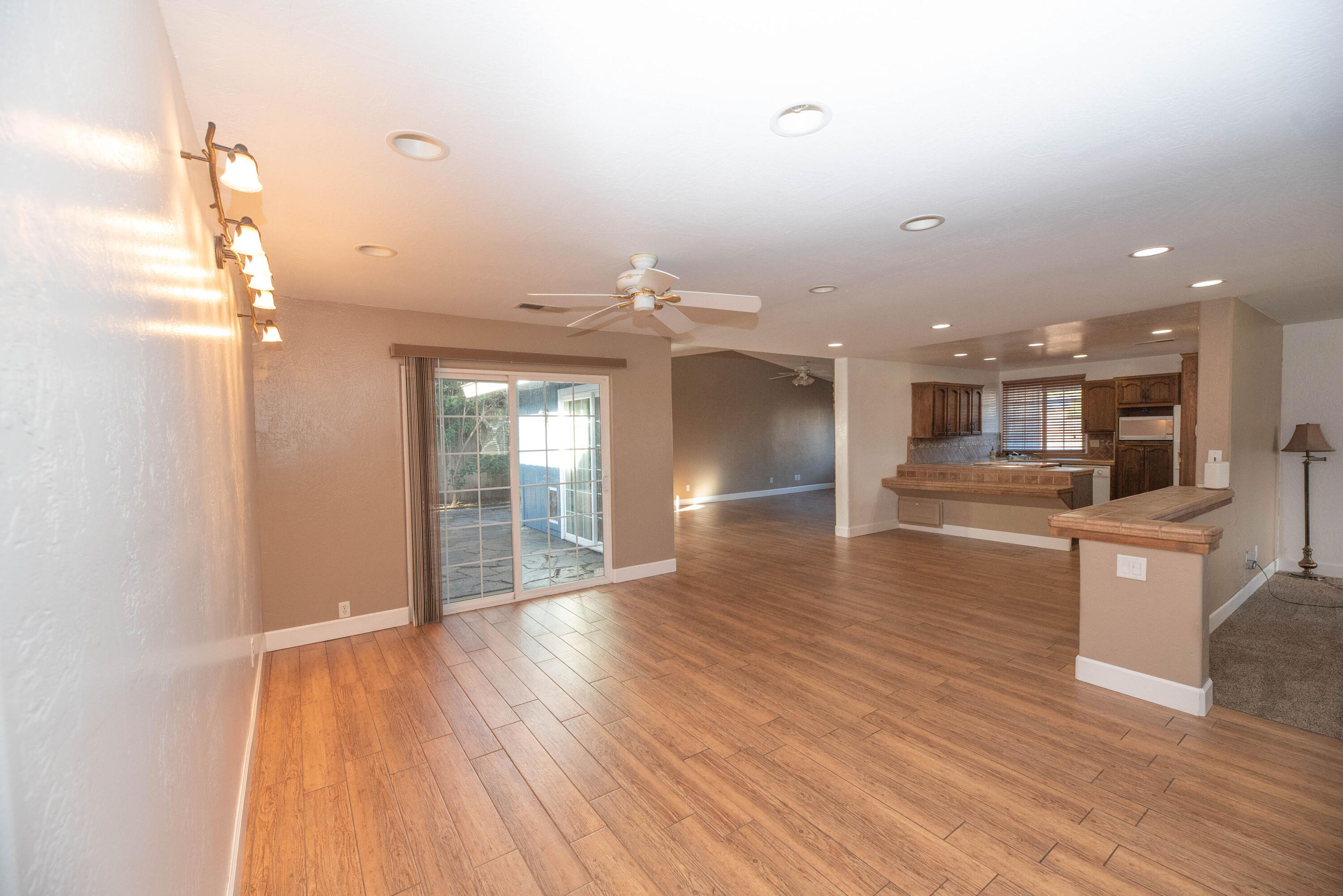 1401 S Cotta St, Visalia, CA 93292