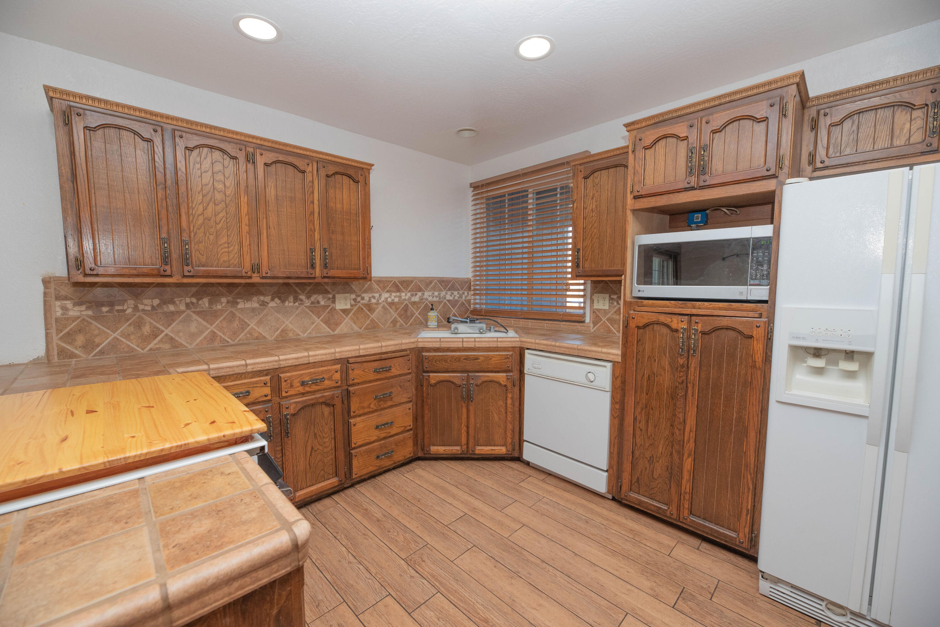 1401 S Cotta St, Visalia, CA 93292