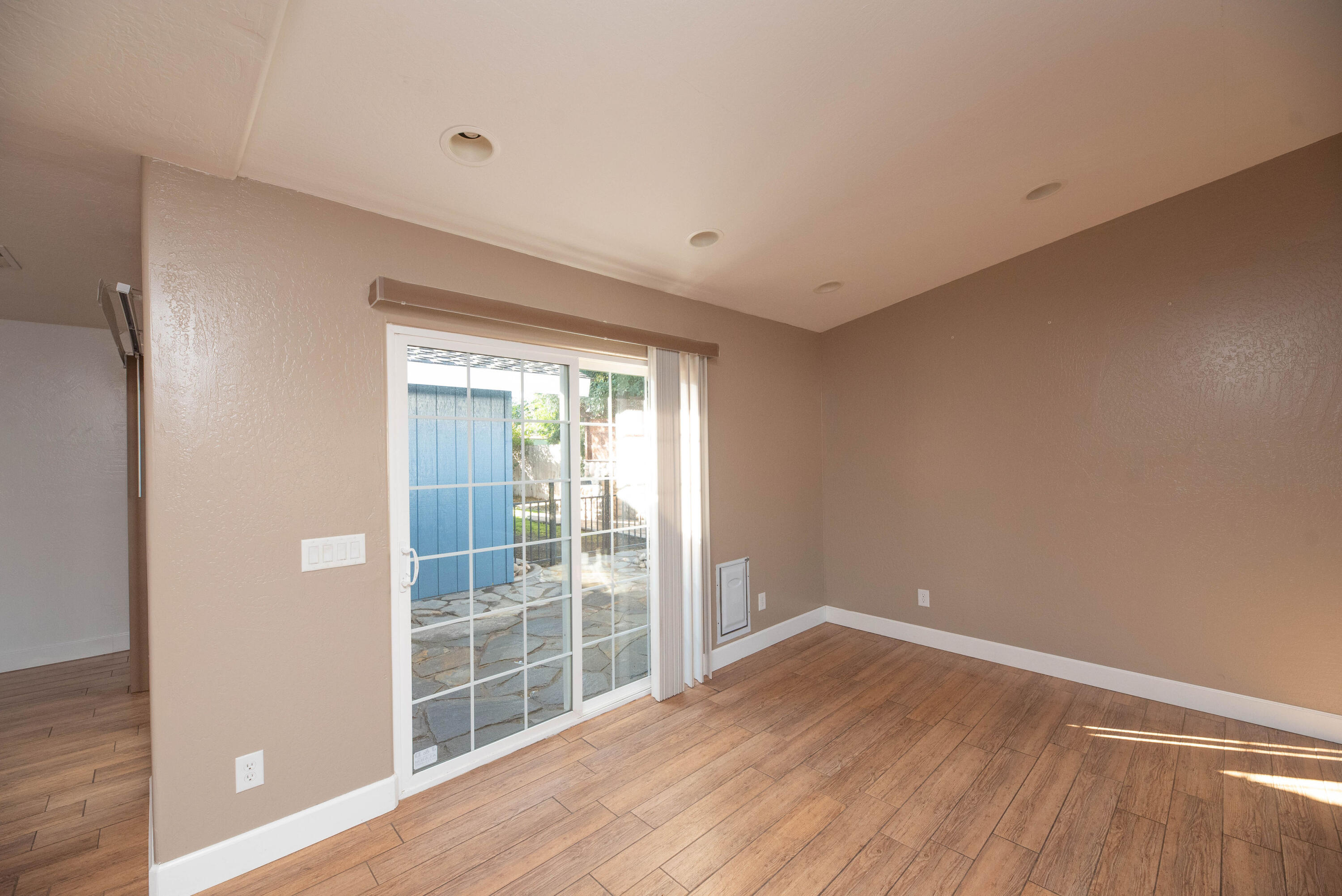 1401 S Cotta St, Visalia, CA 93292