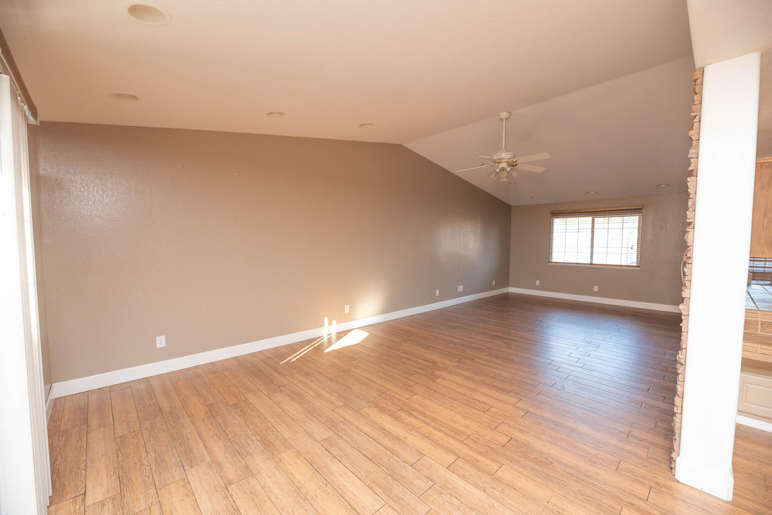 1401 S Cotta St, Visalia, CA 93292