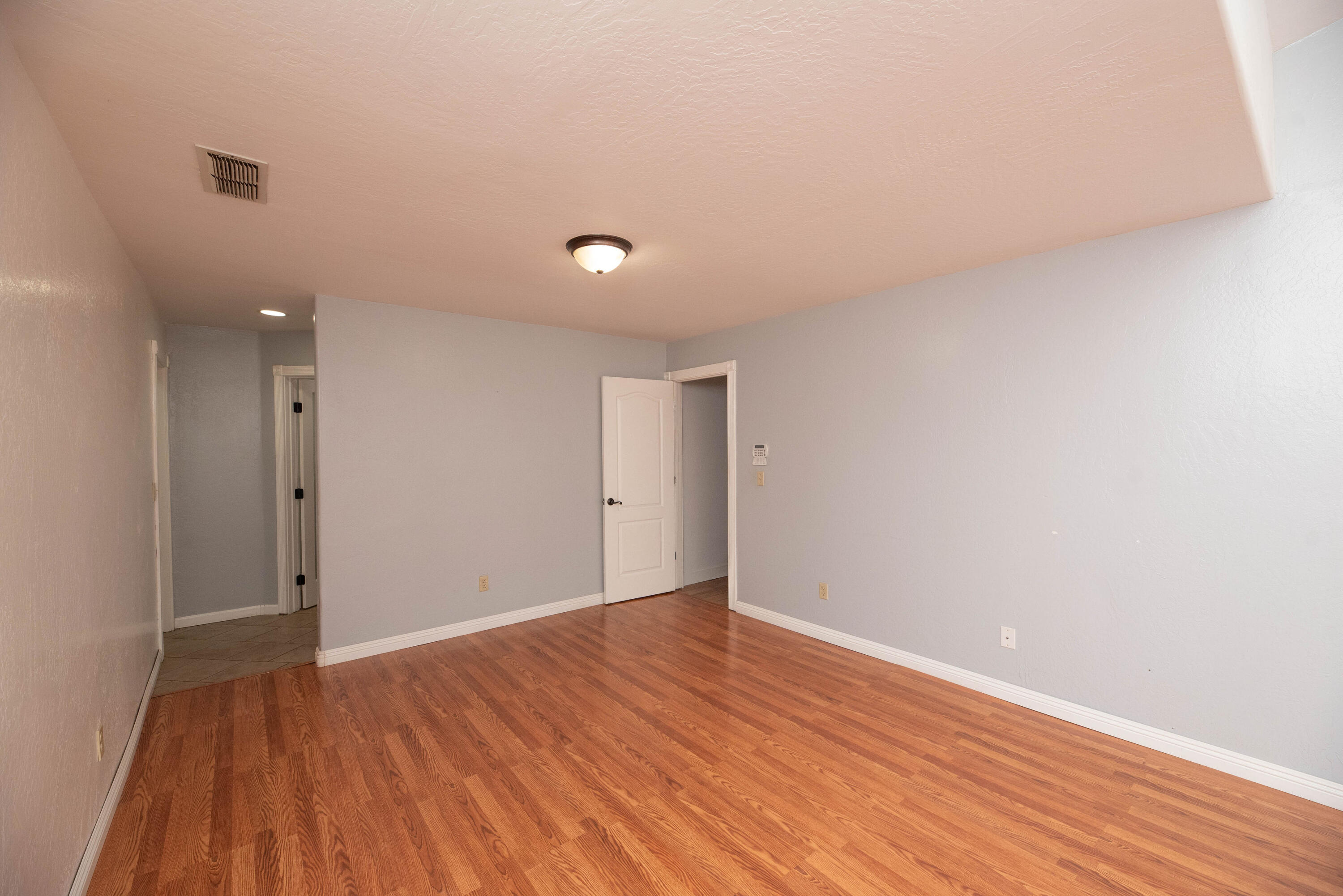 1401 S Cotta St, Visalia, CA 93292