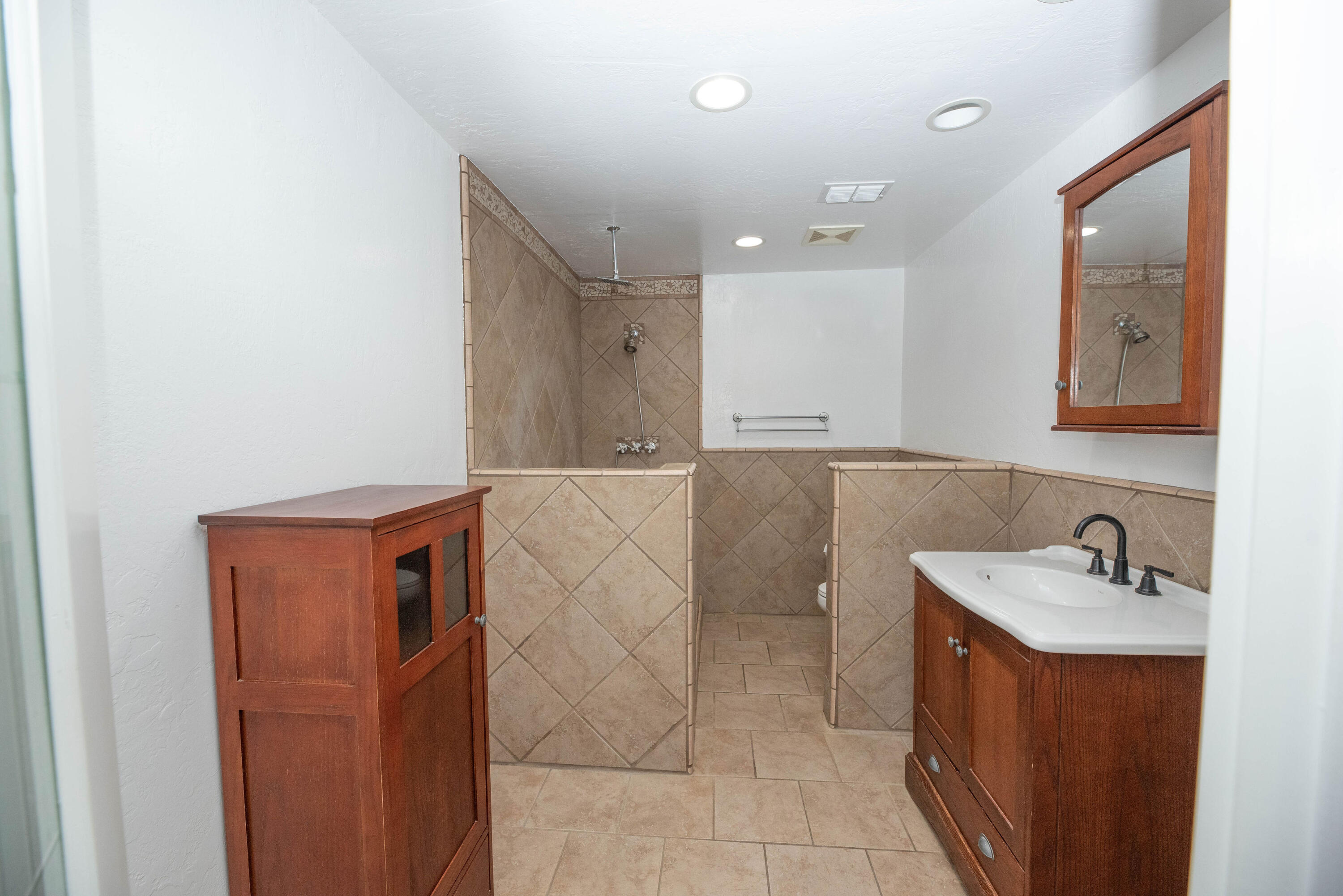 1401 S Cotta St, Visalia, CA 93292