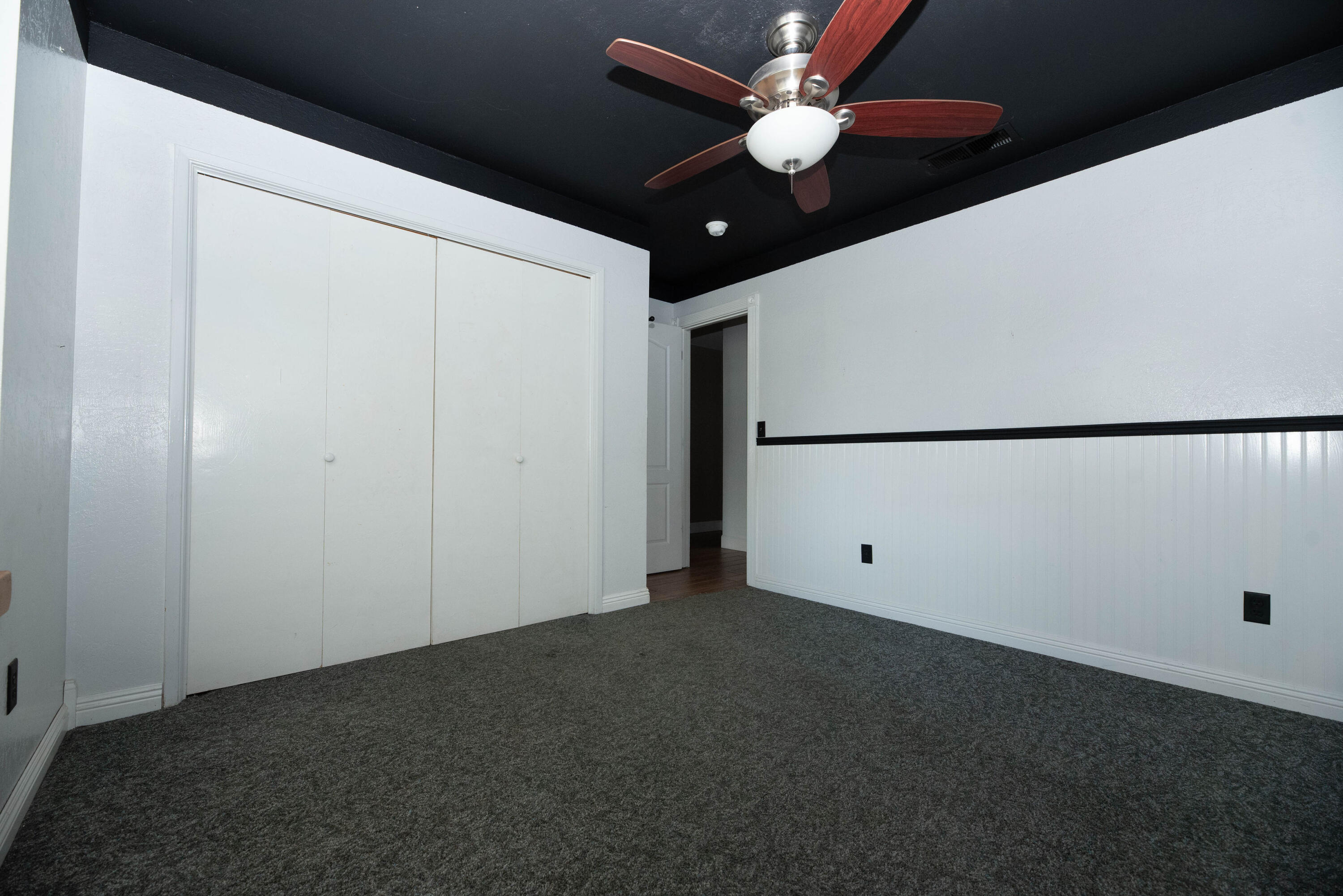 1401 S Cotta St, Visalia, CA 93292