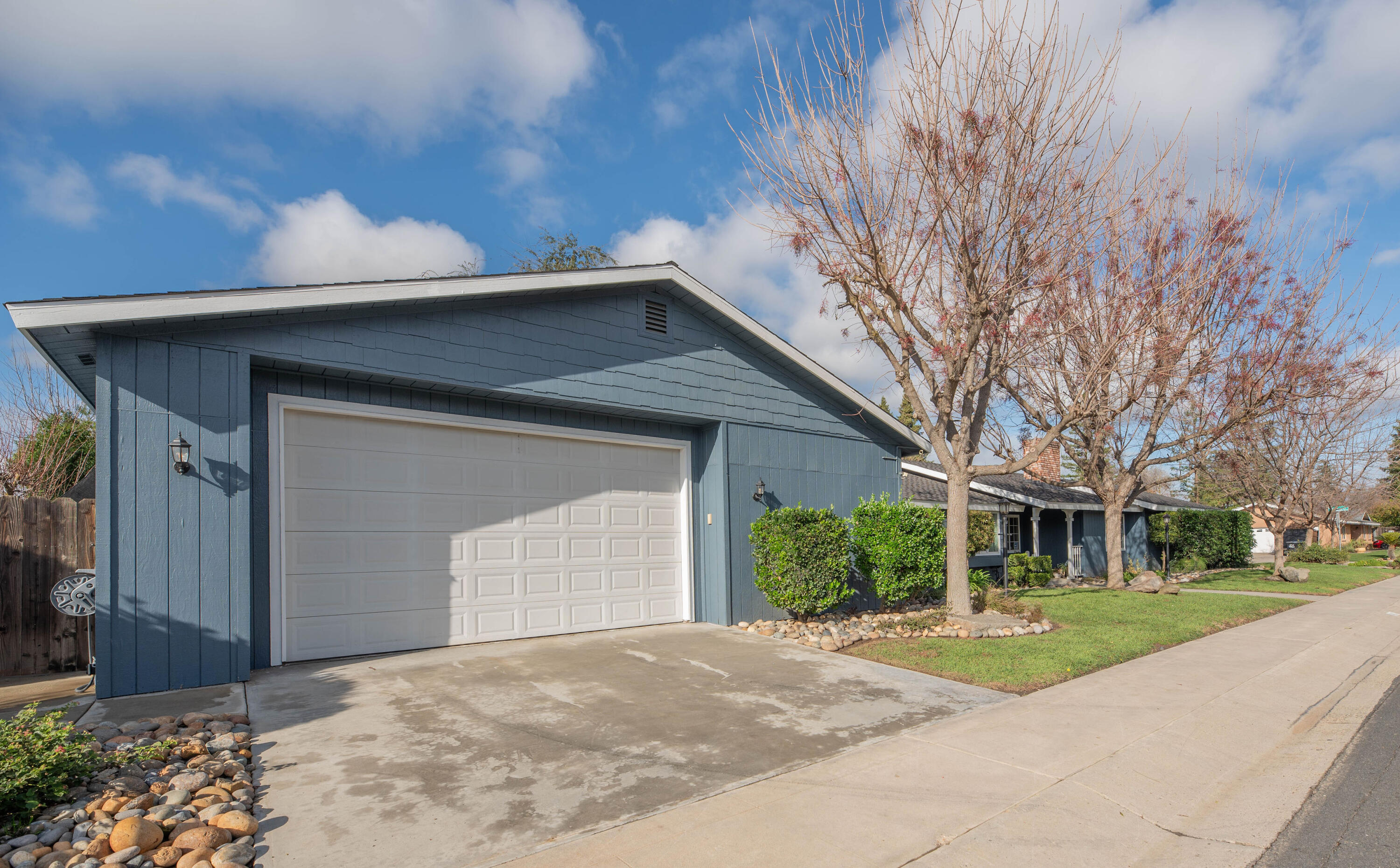 1401 S Cotta St, Visalia, CA 93292