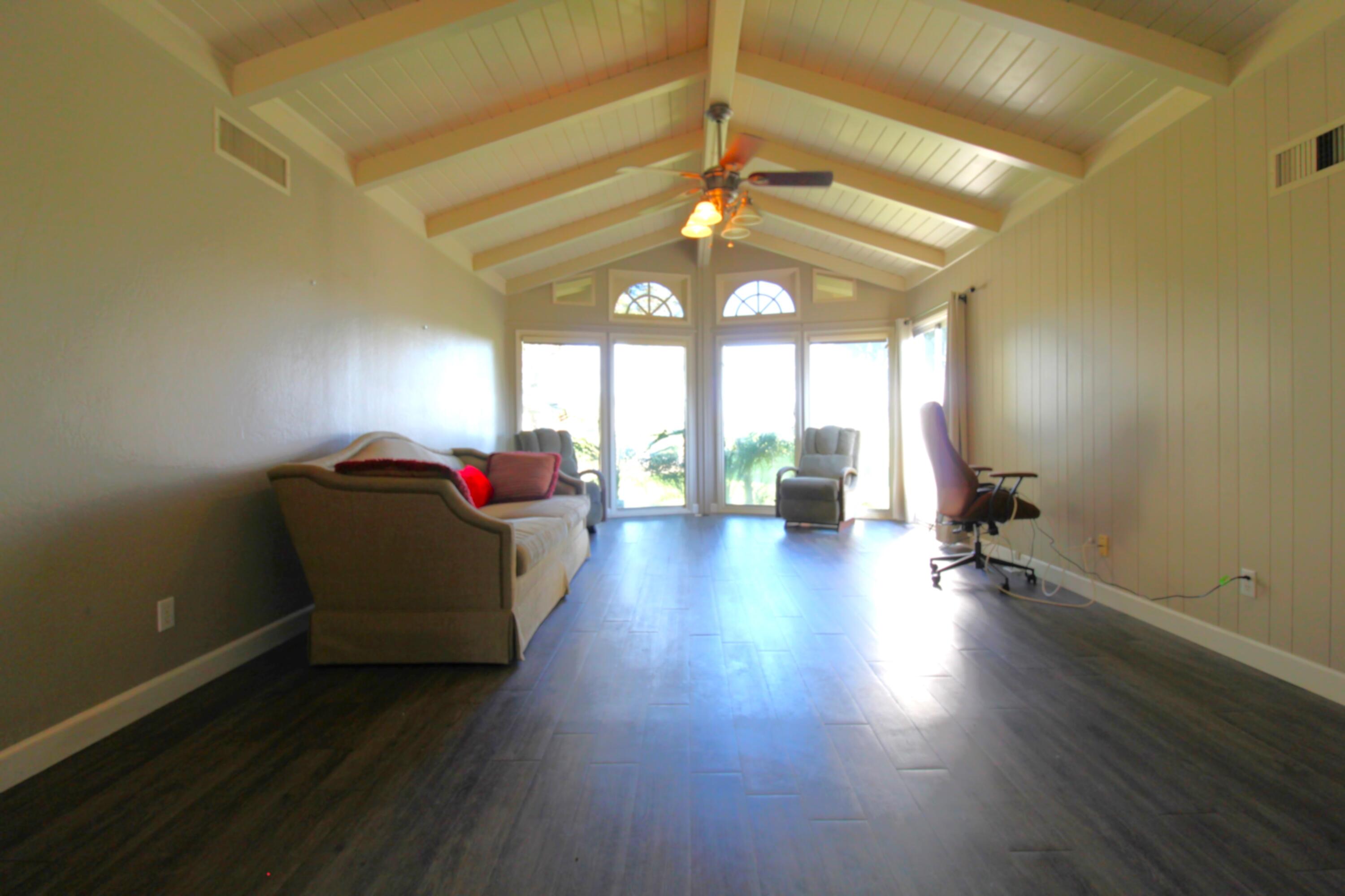 711 W Pine St, Exeter, CA 93221