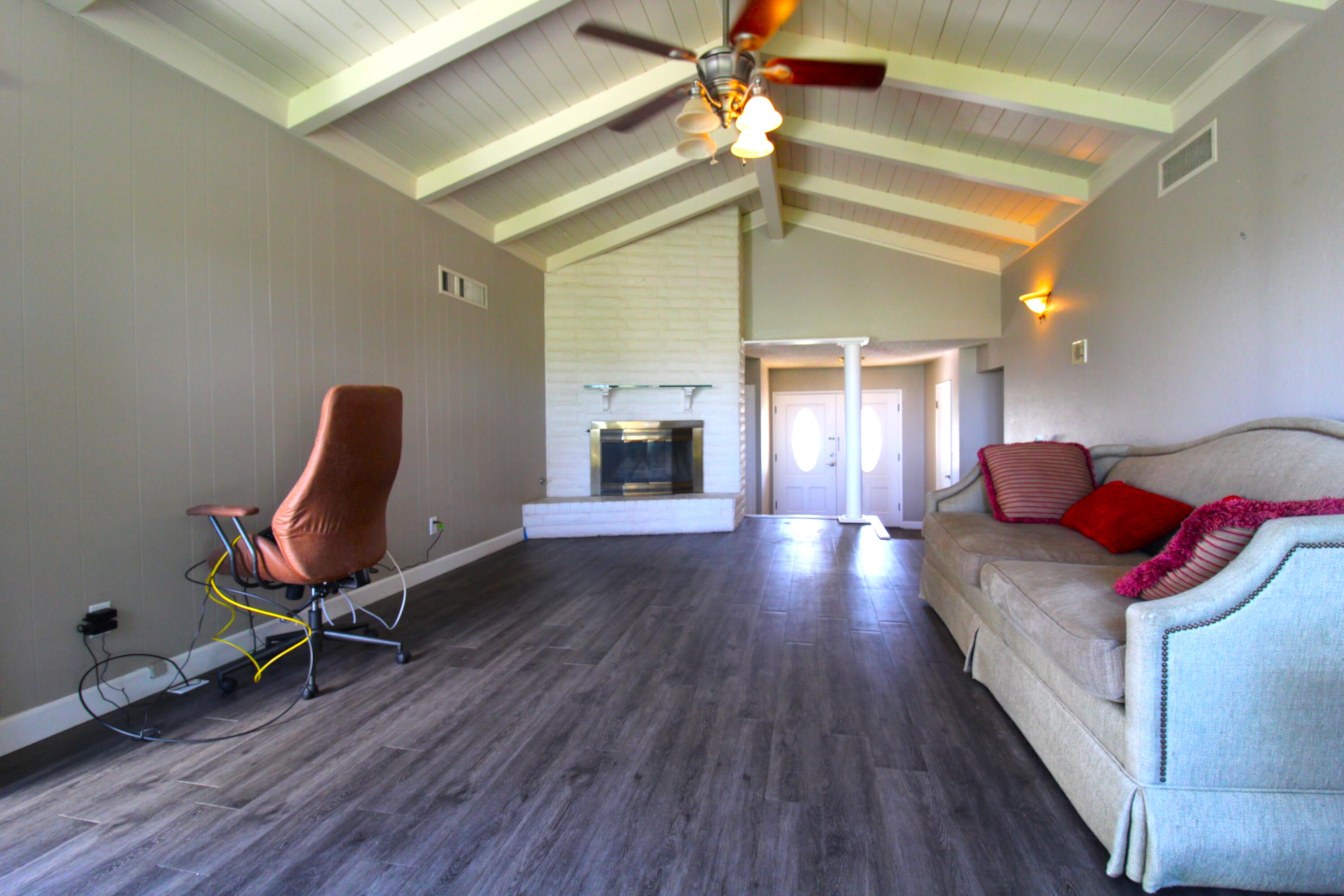 711 W Pine St, Exeter, CA 93221