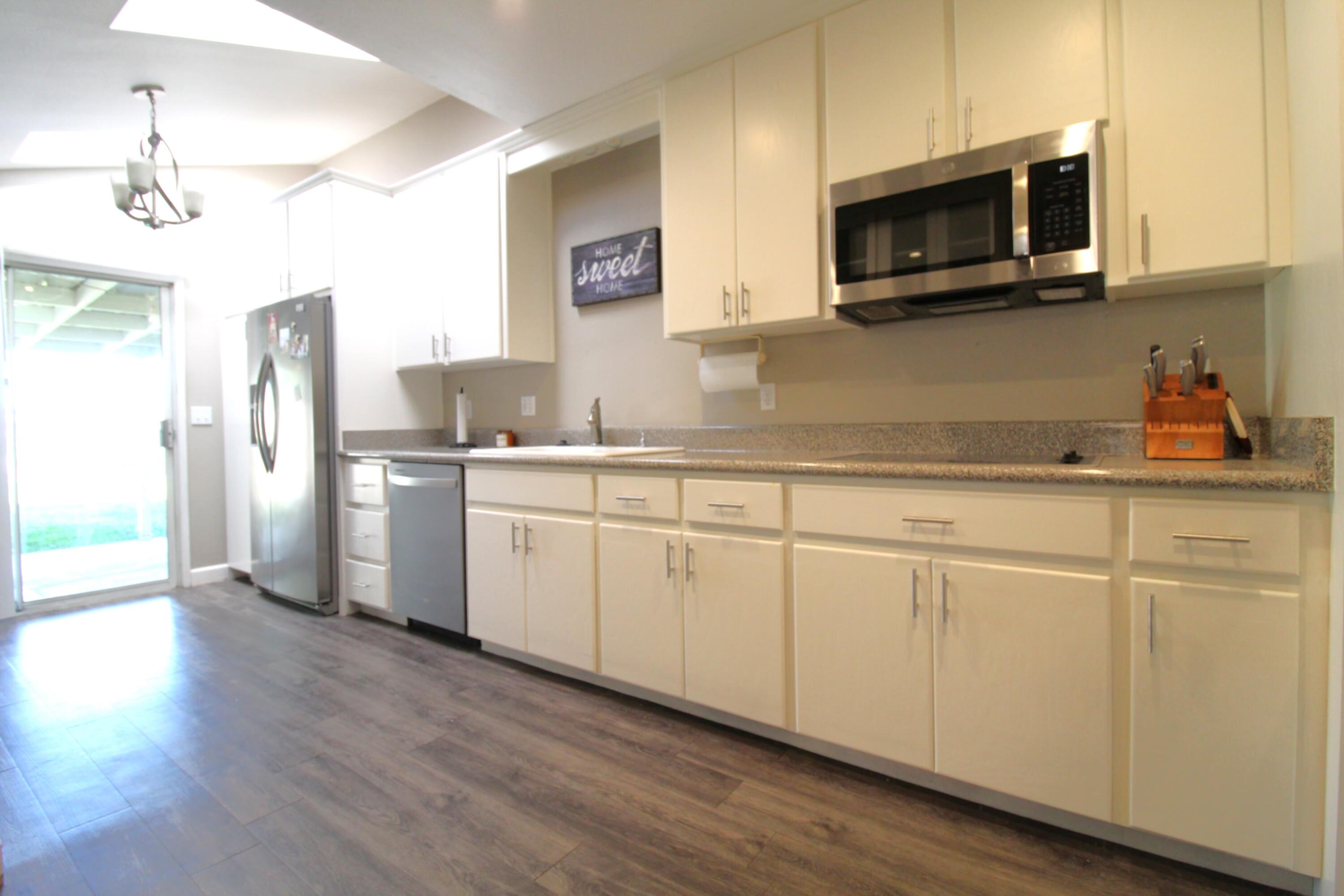 711 W Pine St, Exeter, CA 93221