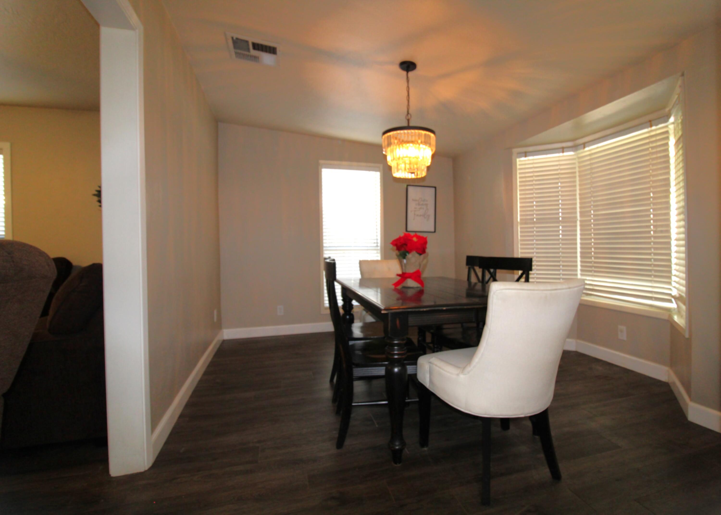 711 W Pine St, Exeter, CA 93221