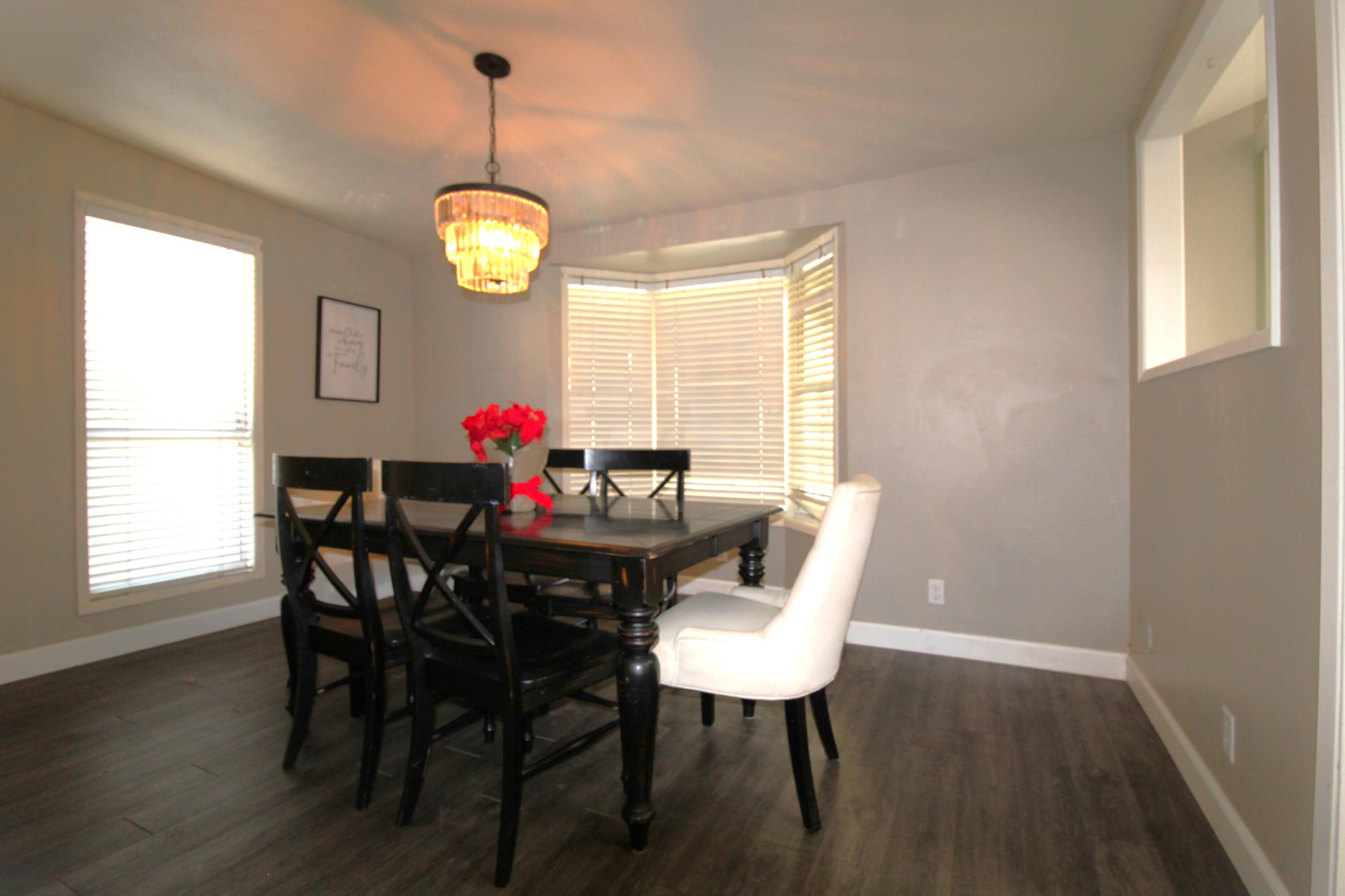 711 W Pine St, Exeter, CA 93221