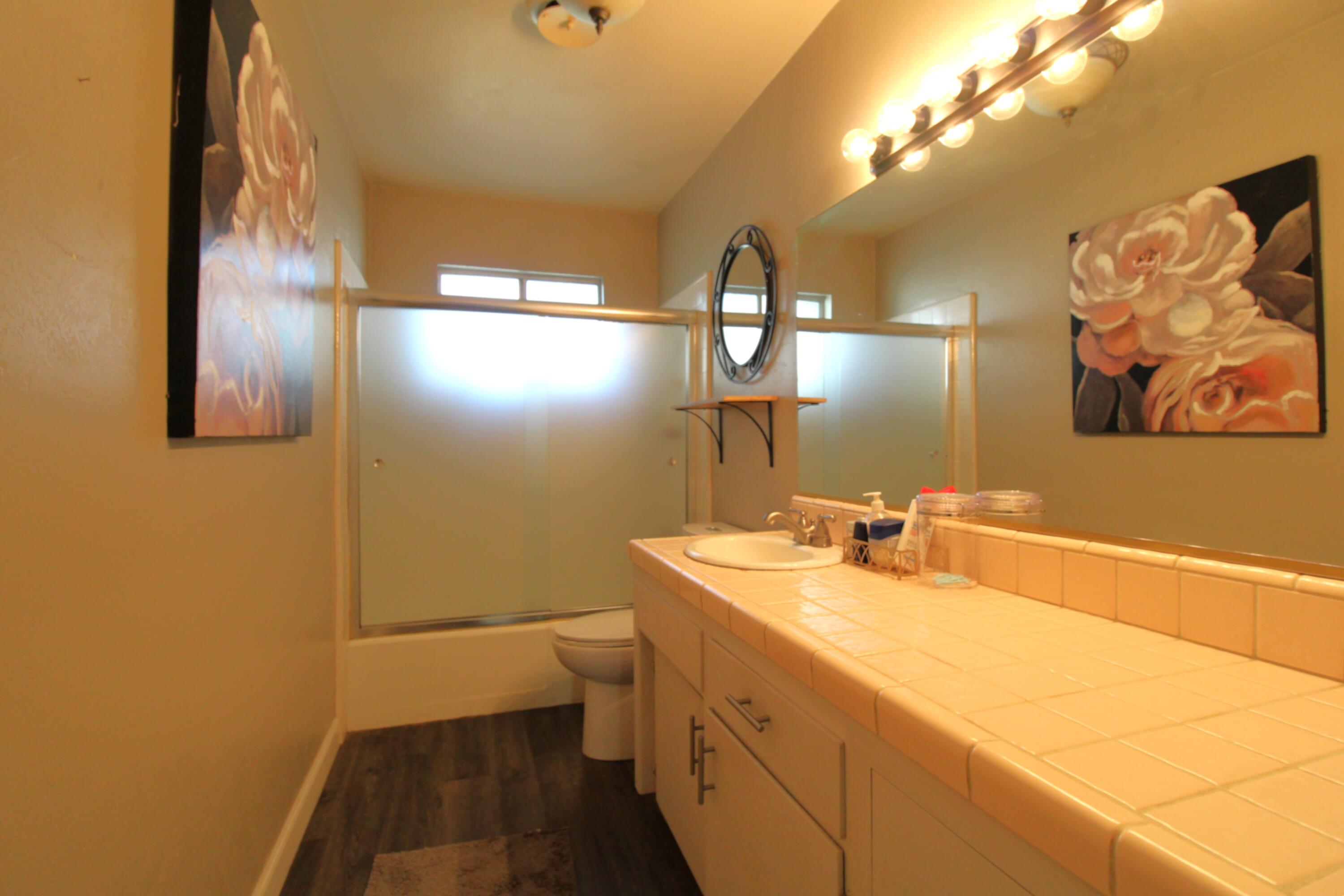 711 W Pine St, Exeter, CA 93221