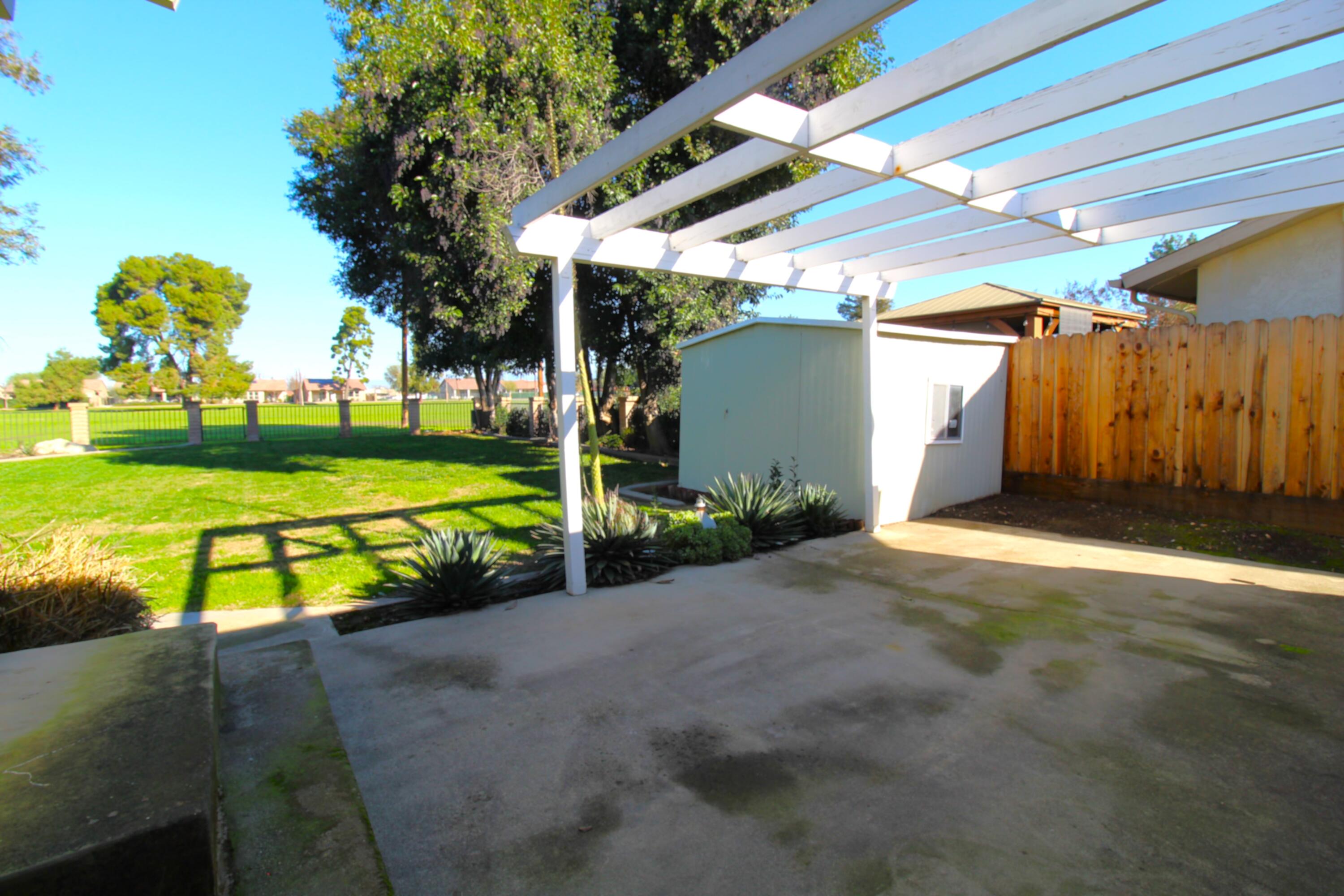 711 W Pine St, Exeter, CA 93221