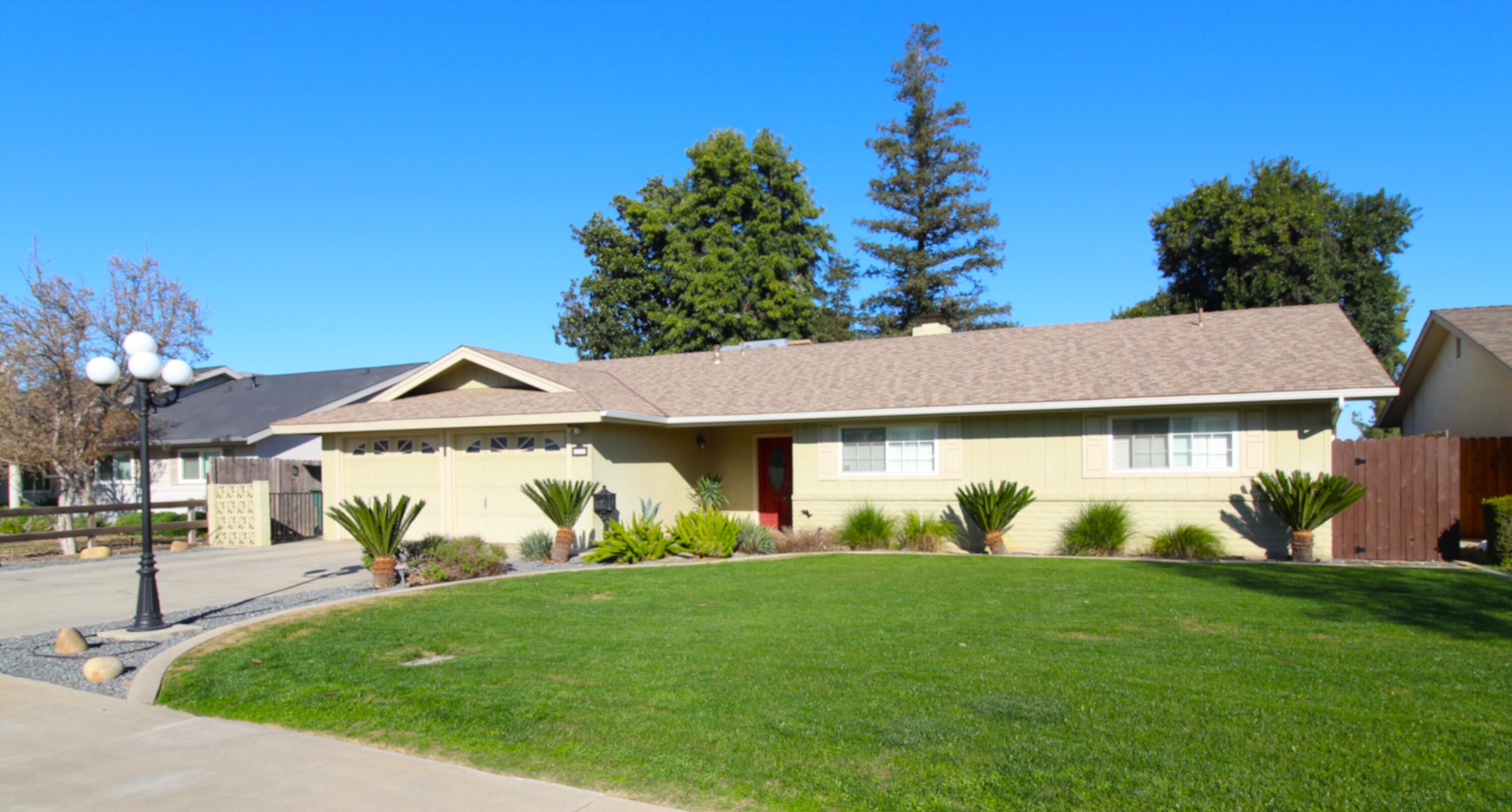 711 W Pine St, Exeter, CA 93221