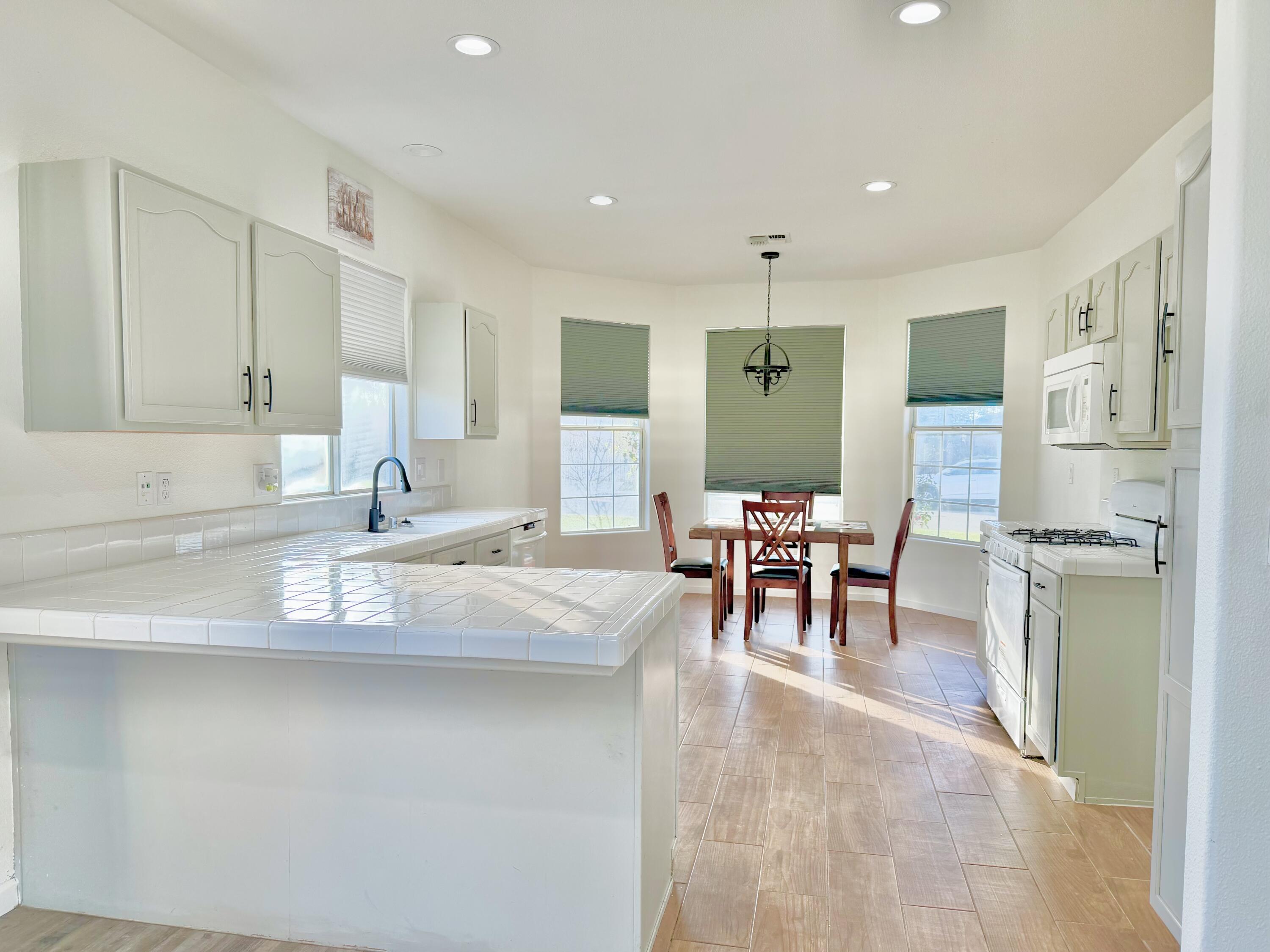 1820 N N Shady St, Visalia, CA 93291