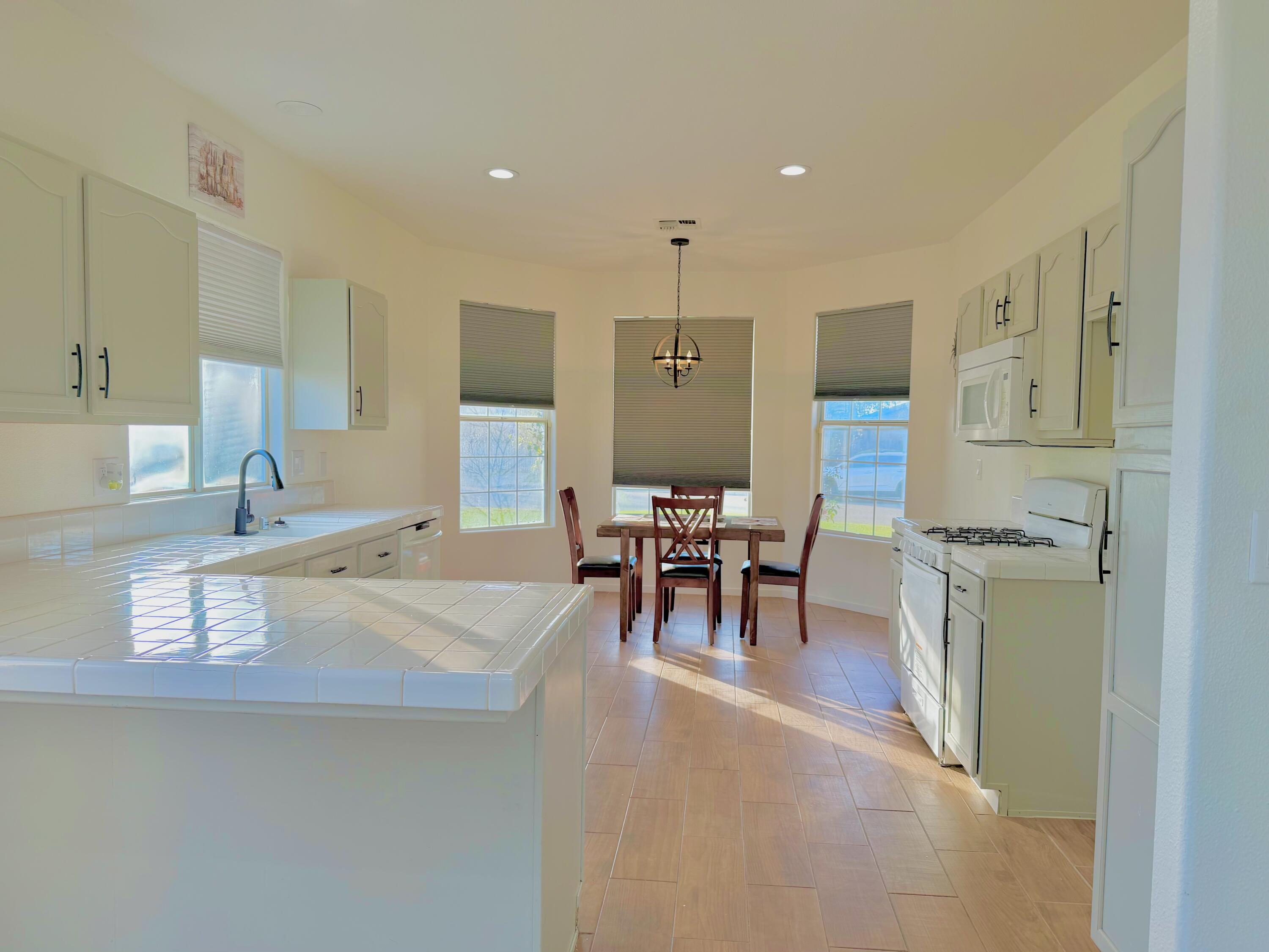 1820 N N Shady St, Visalia, CA 93291