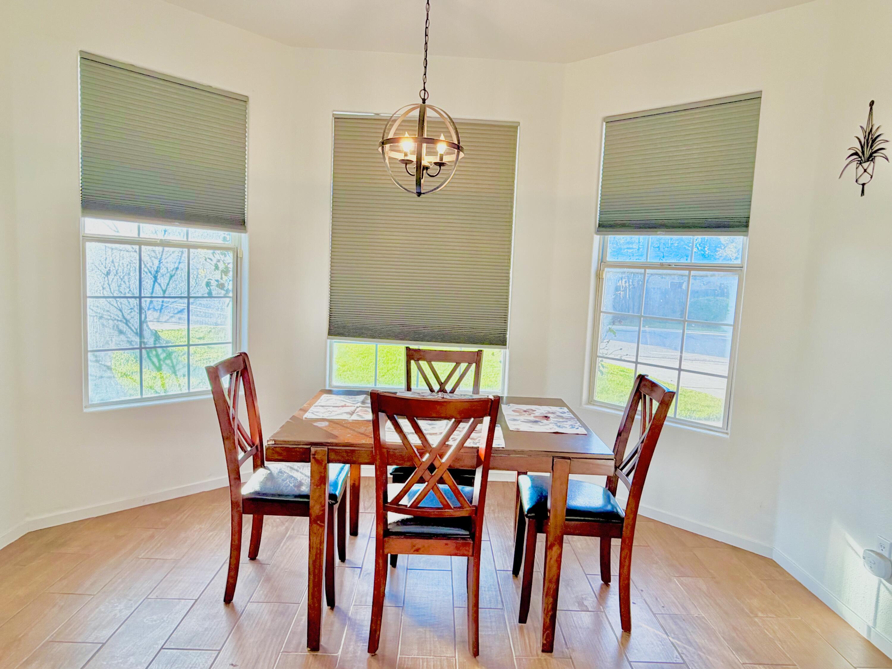 1820 N N Shady St, Visalia, CA 93291