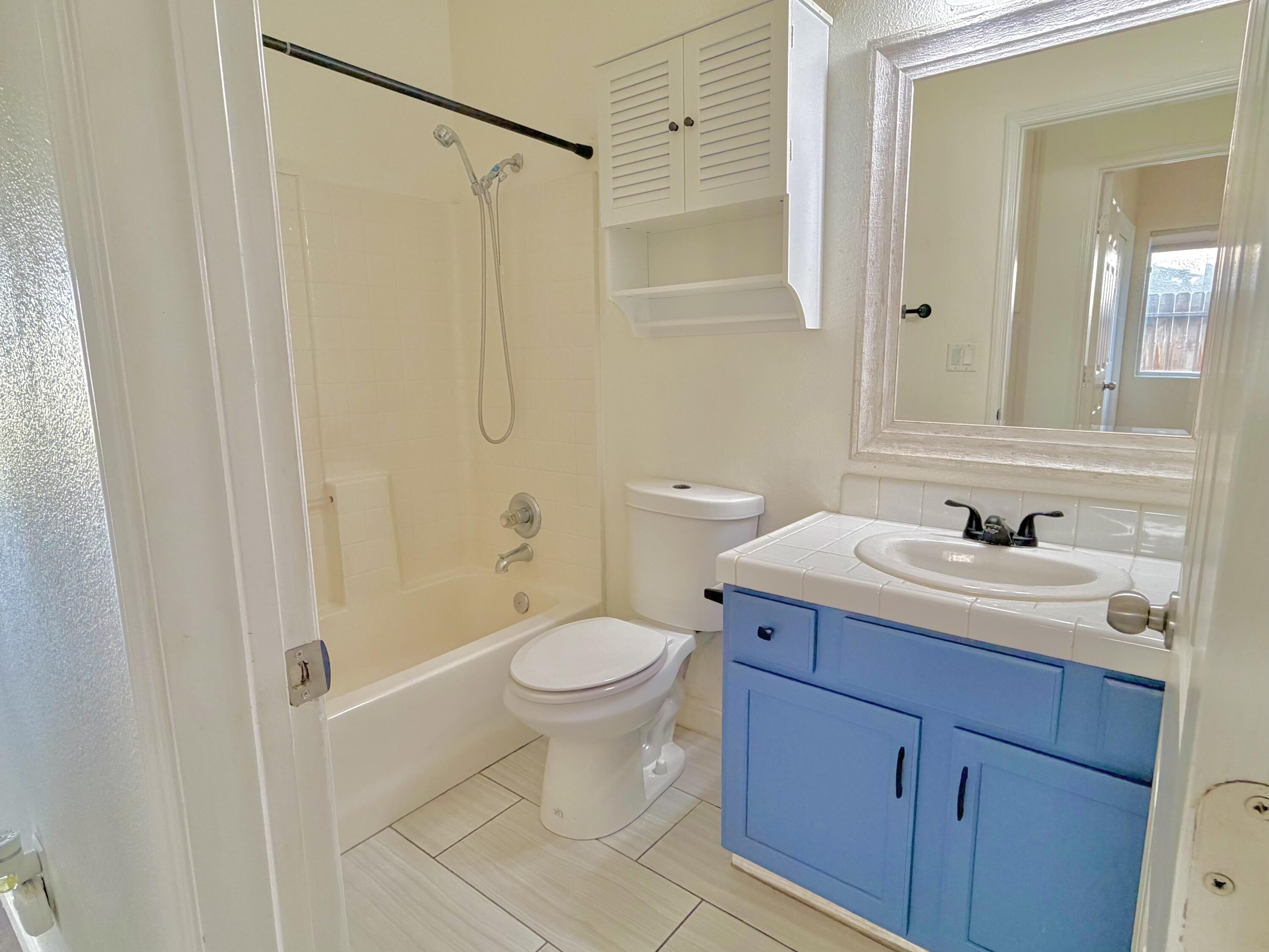 1820 N N Shady St, Visalia, CA 93291