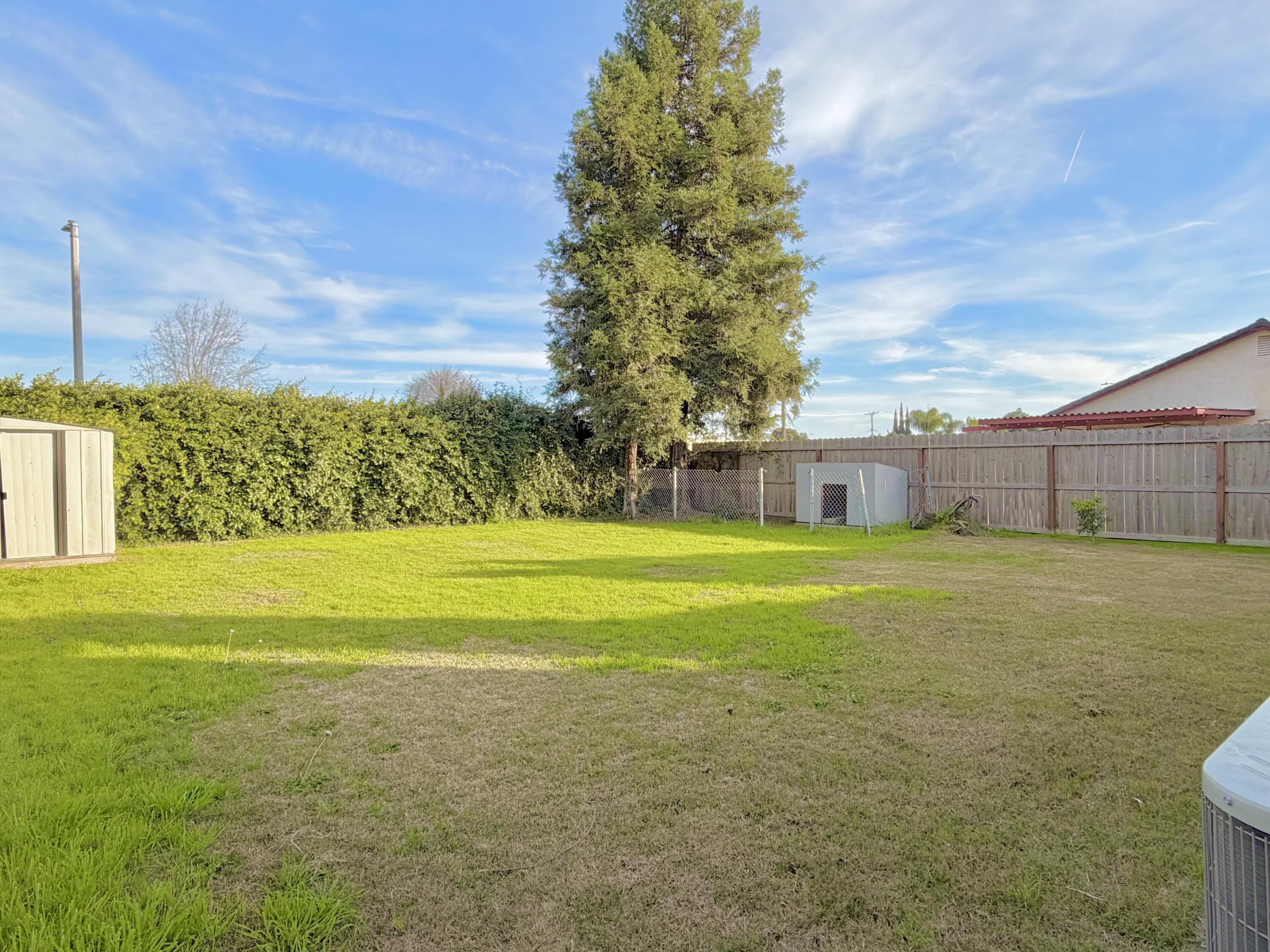 1820 N N Shady St, Visalia, CA 93291