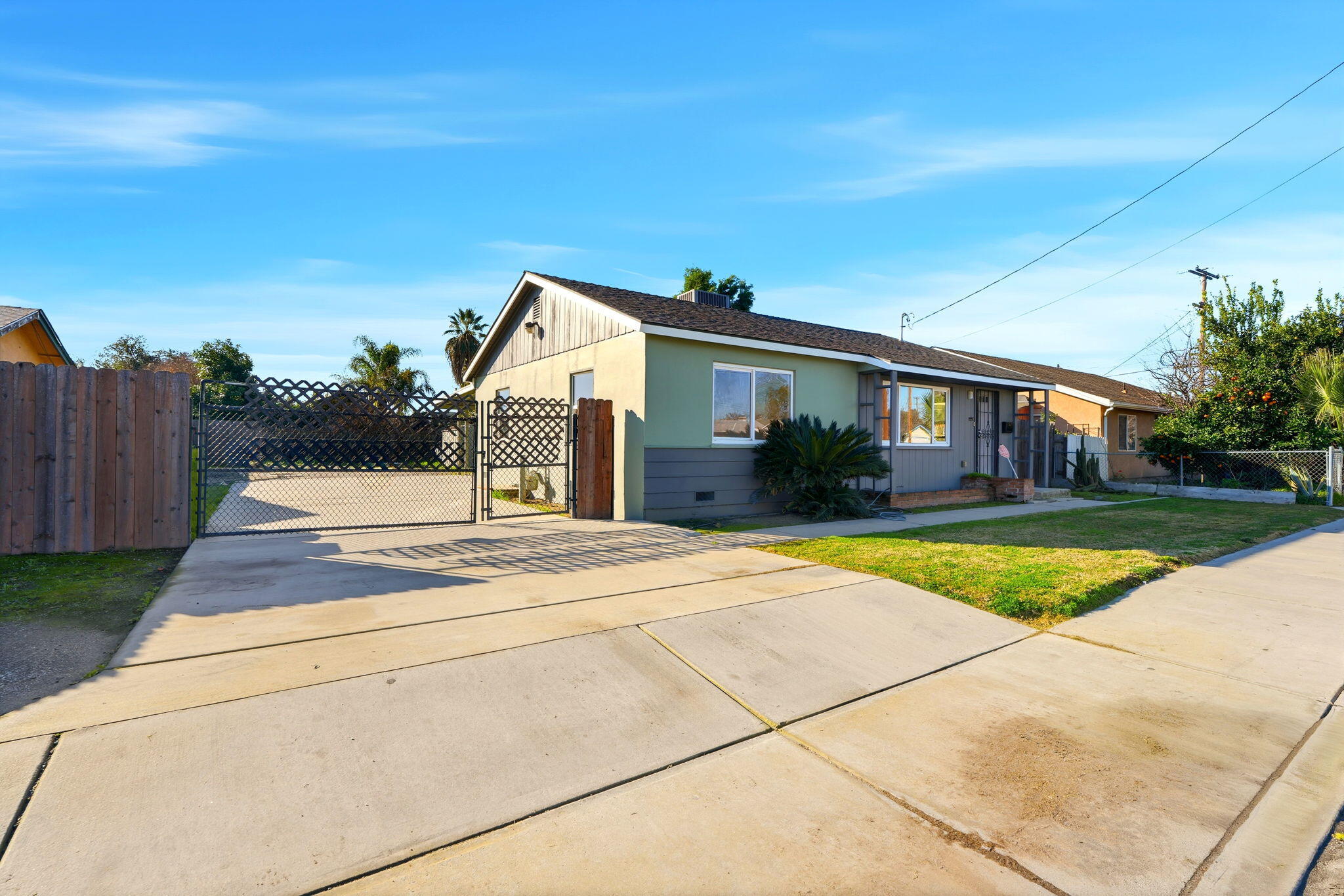 1683 W Morton Ave, Porterville, CA 93257