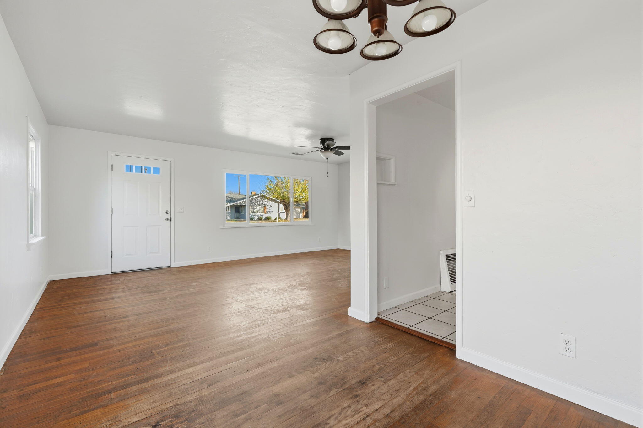 1683 W Morton Ave, Porterville, CA 93257