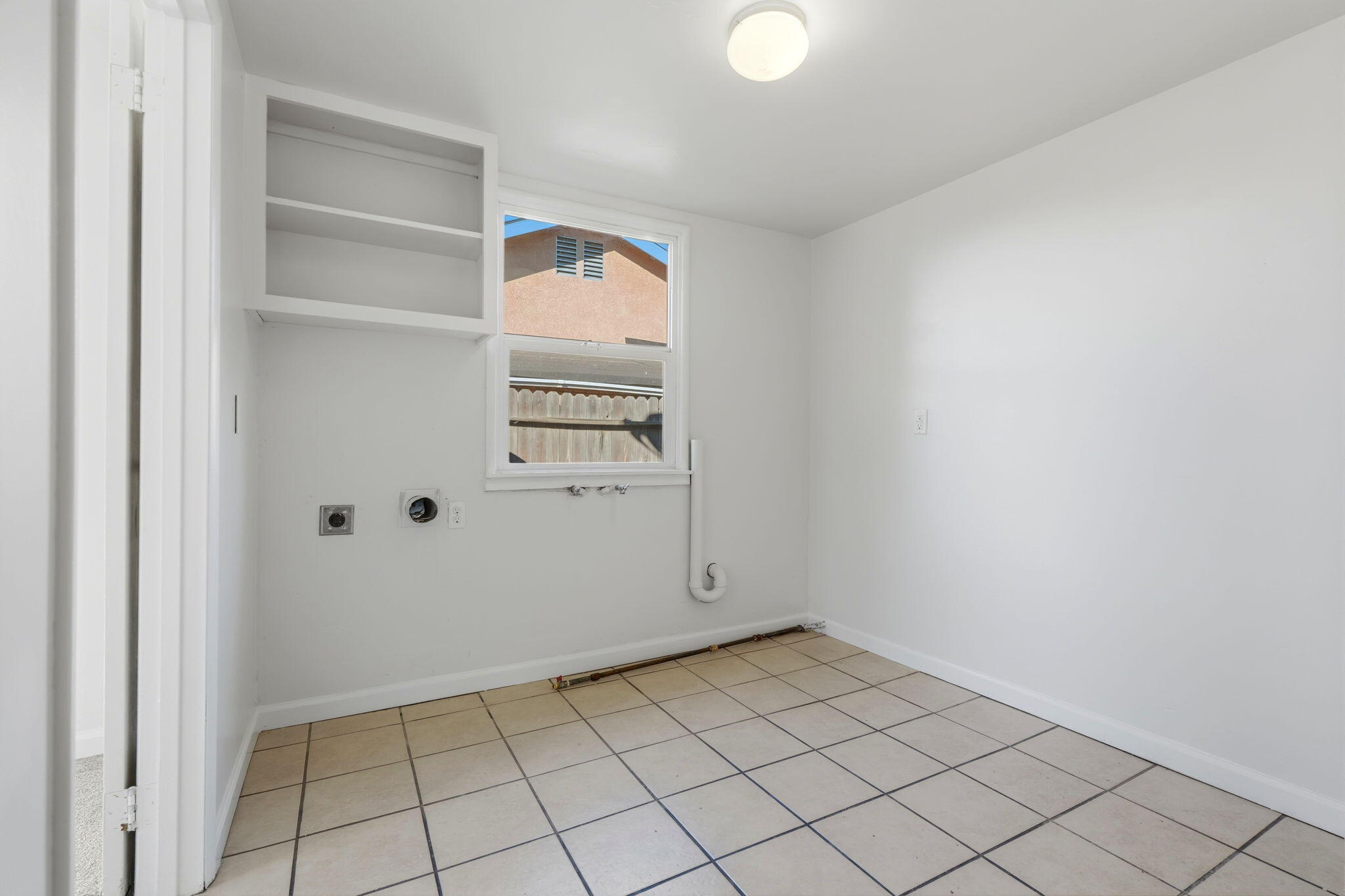 1683 W Morton Ave, Porterville, CA 93257