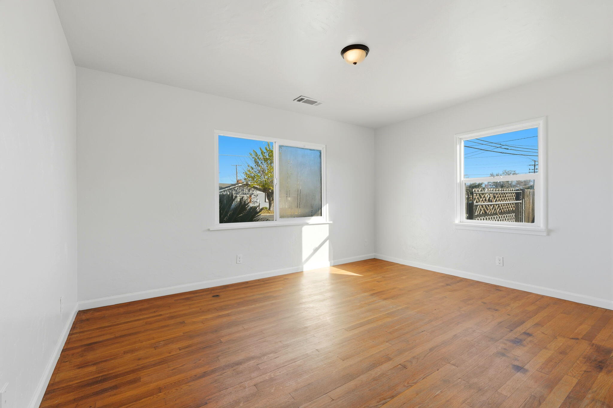 1683 W Morton Ave, Porterville, CA 93257