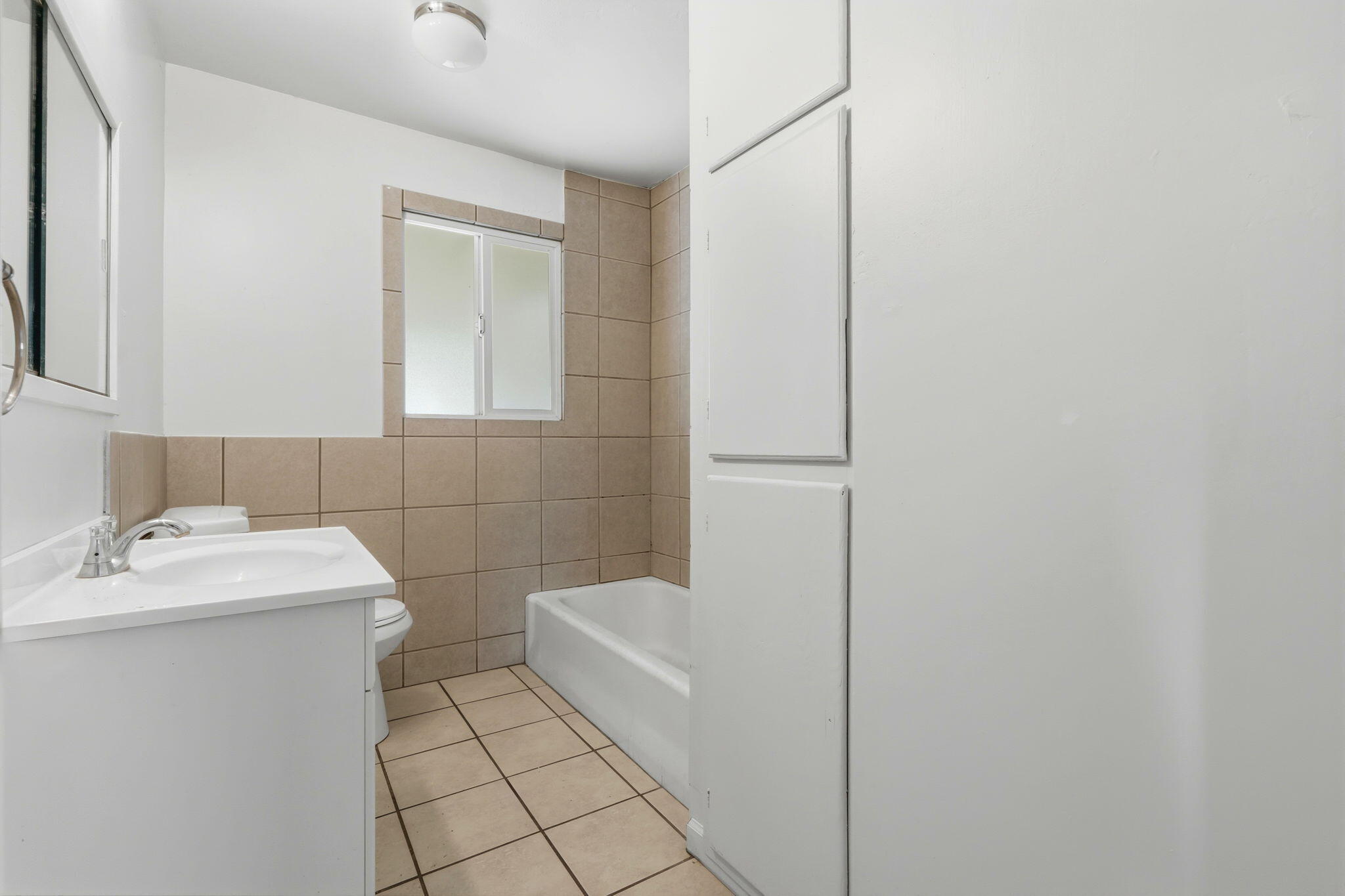 1683 W Morton Ave, Porterville, CA 93257