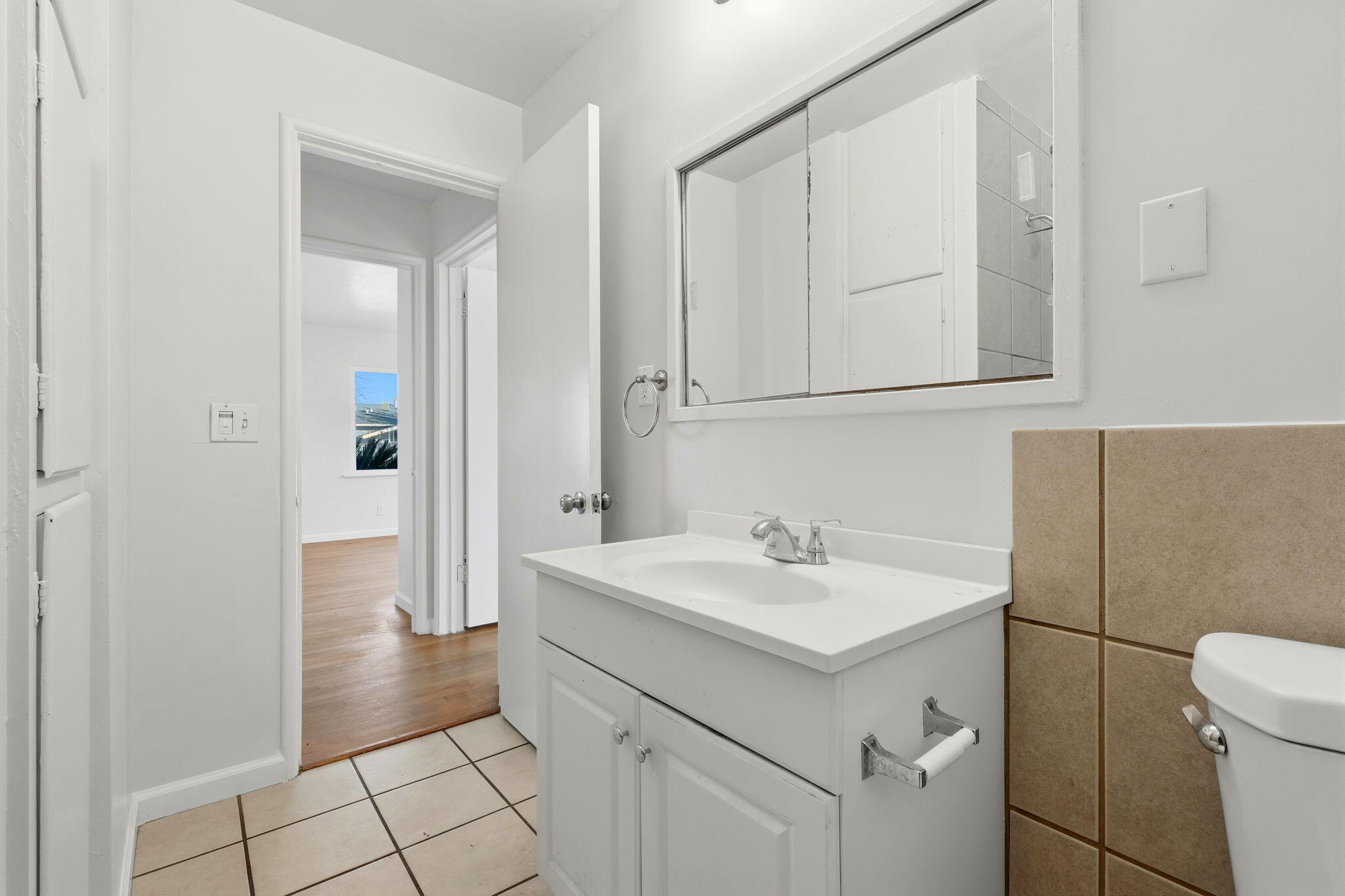 1683 W Morton Ave, Porterville, CA 93257