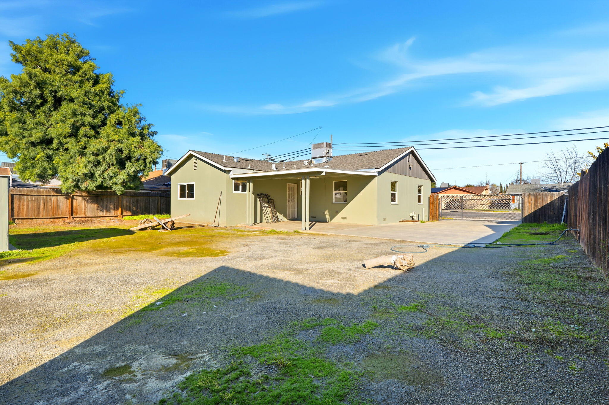 1683 W Morton Ave, Porterville, CA 93257