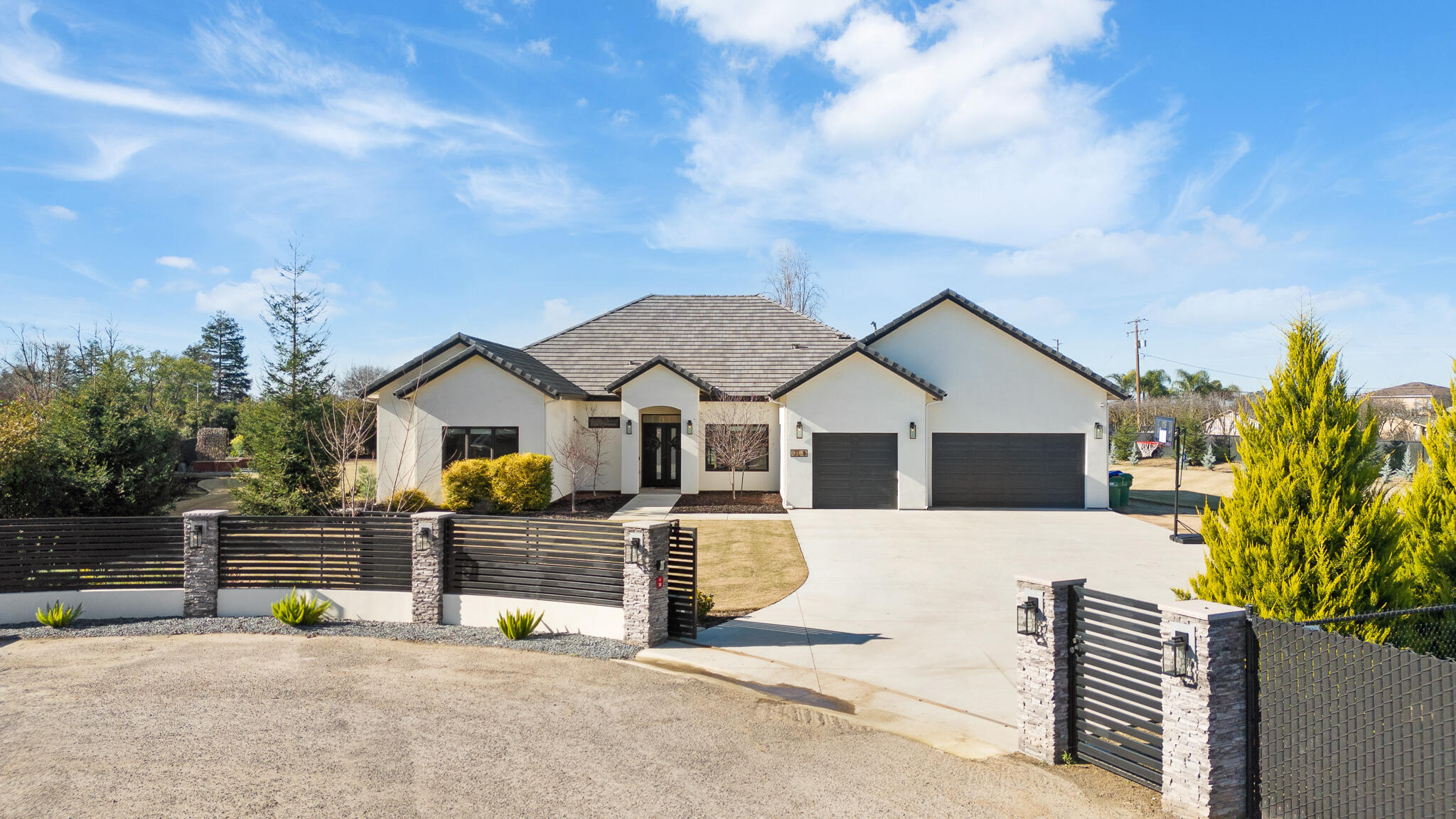 131 N Anderson Rd #B, Exeter, CA 93221