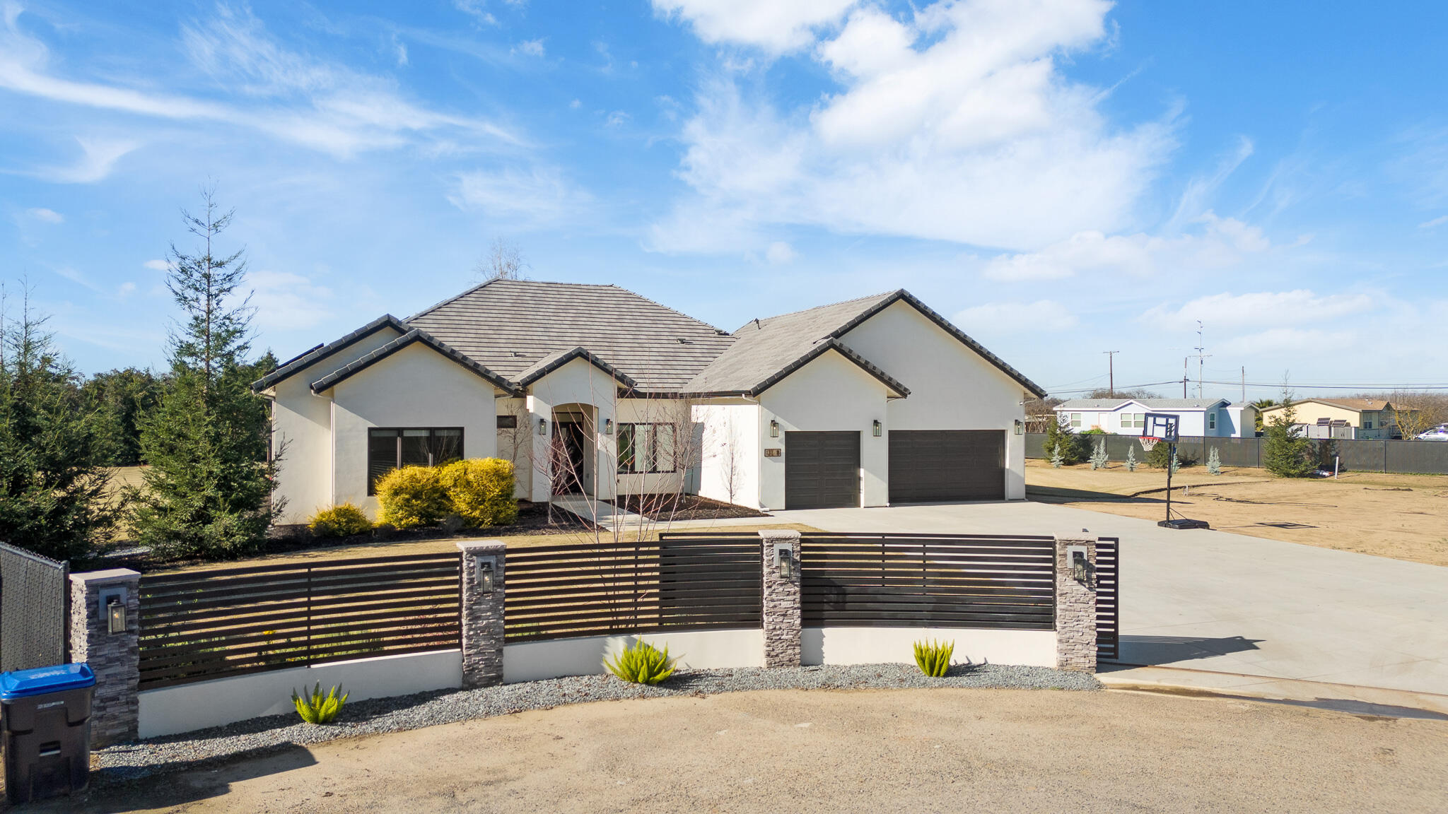 131 N Anderson Rd #B, Exeter, CA 93221