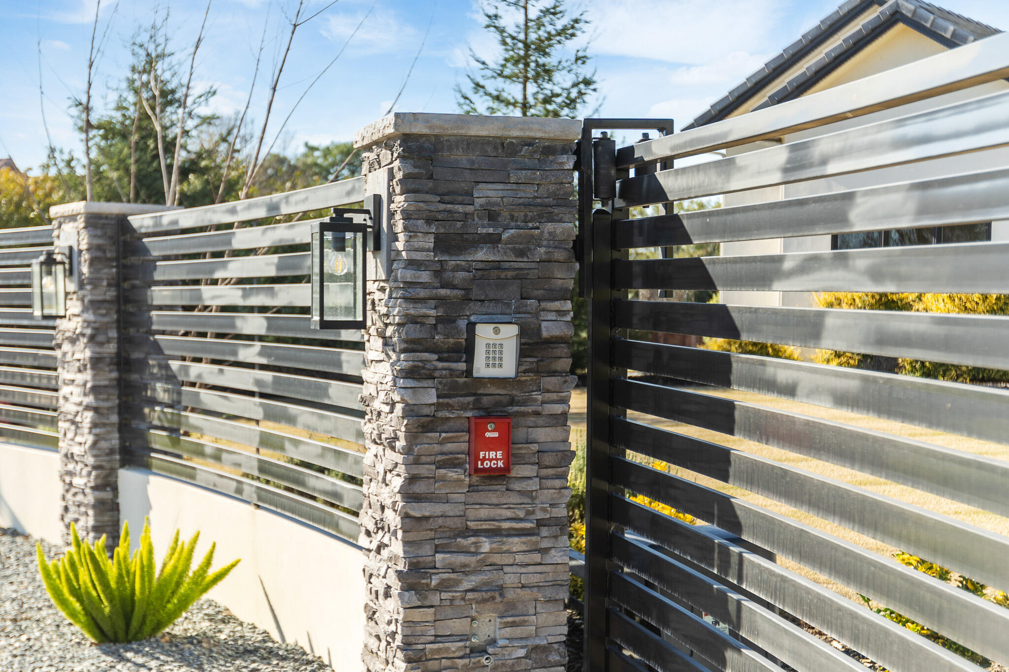 131 N Anderson Rd #B, Exeter, CA 93221