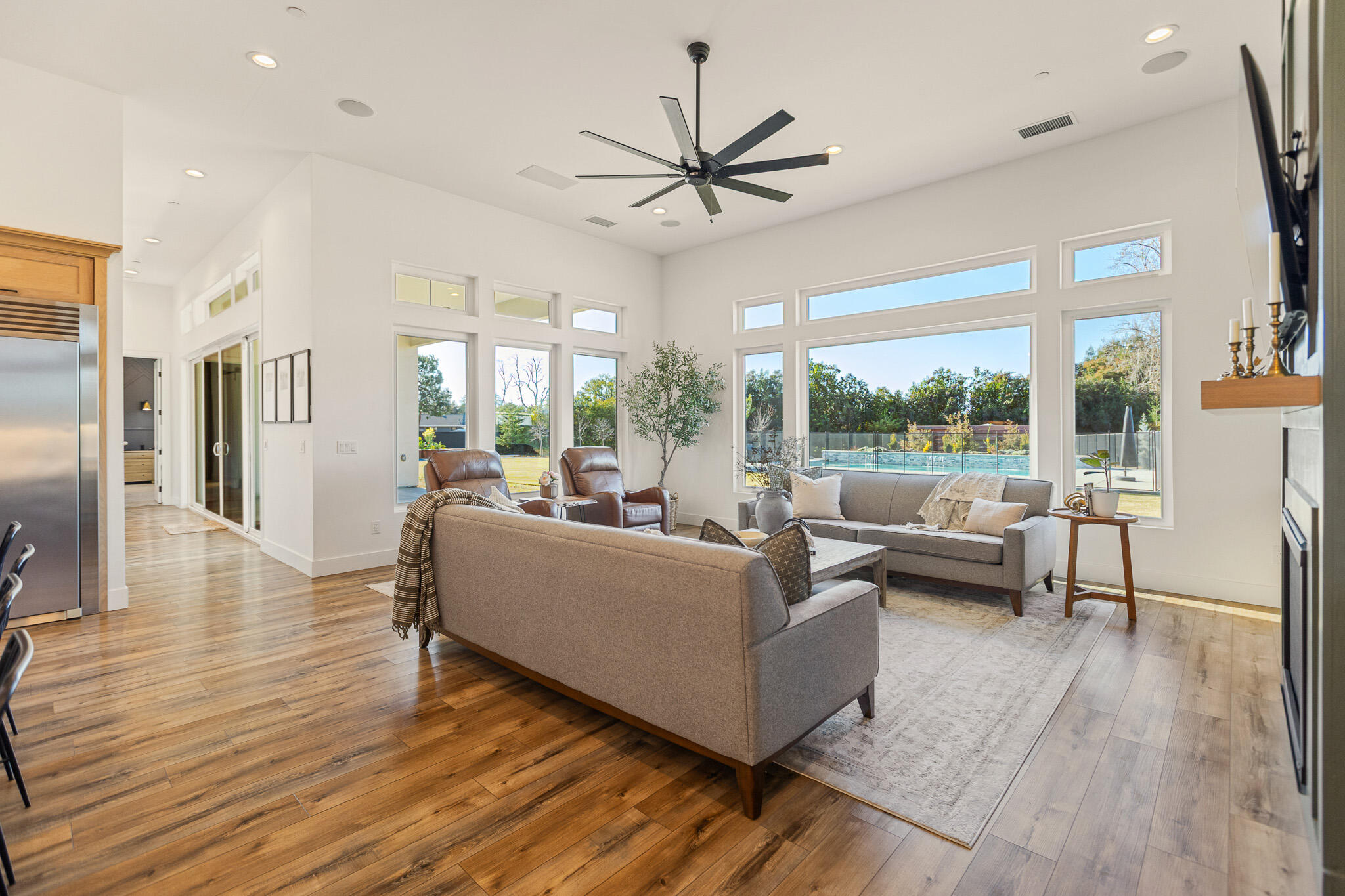 131 N Anderson Rd #B, Exeter, CA 93221