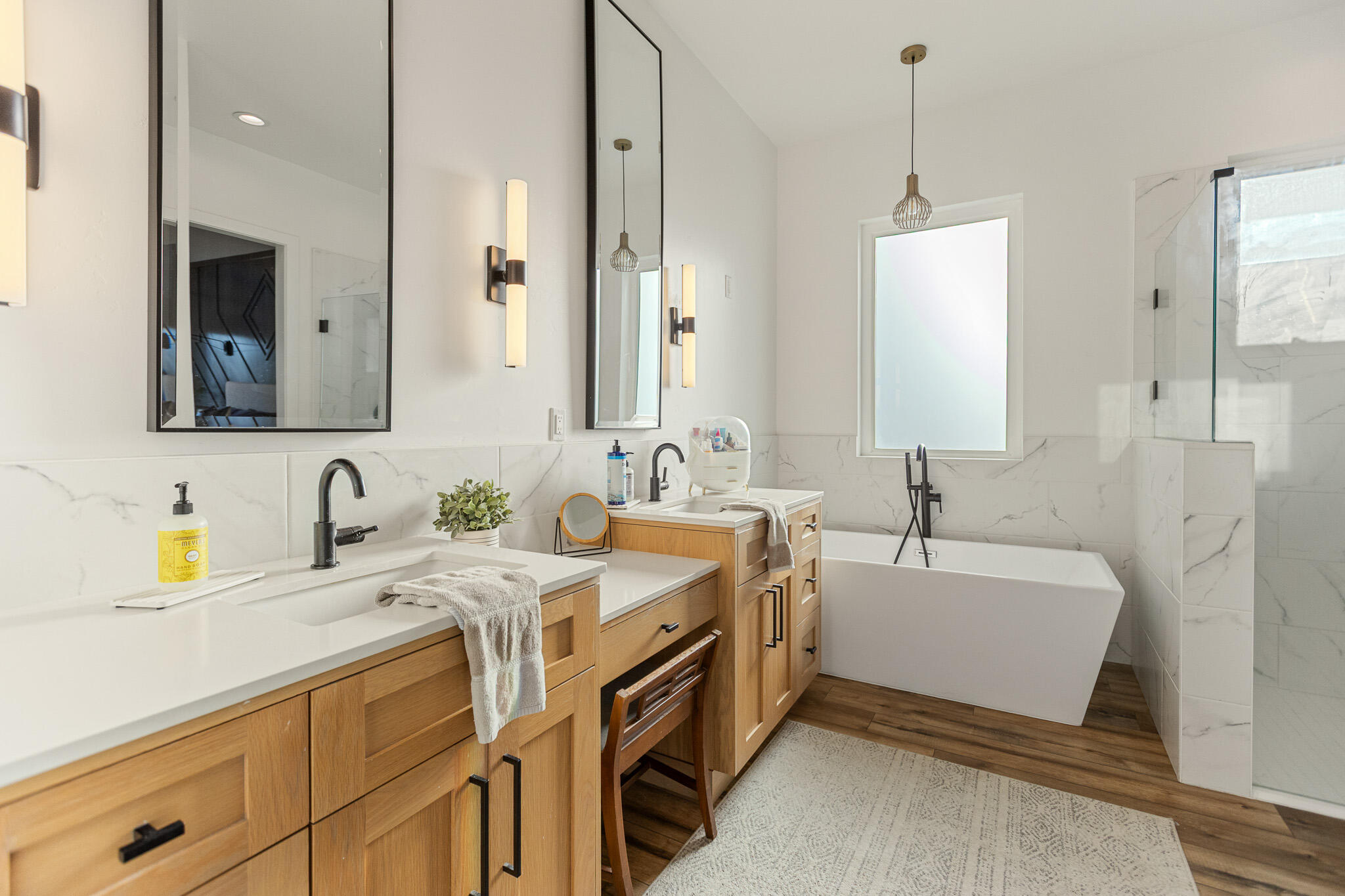 131 N Anderson Rd #B, Exeter, CA 93221