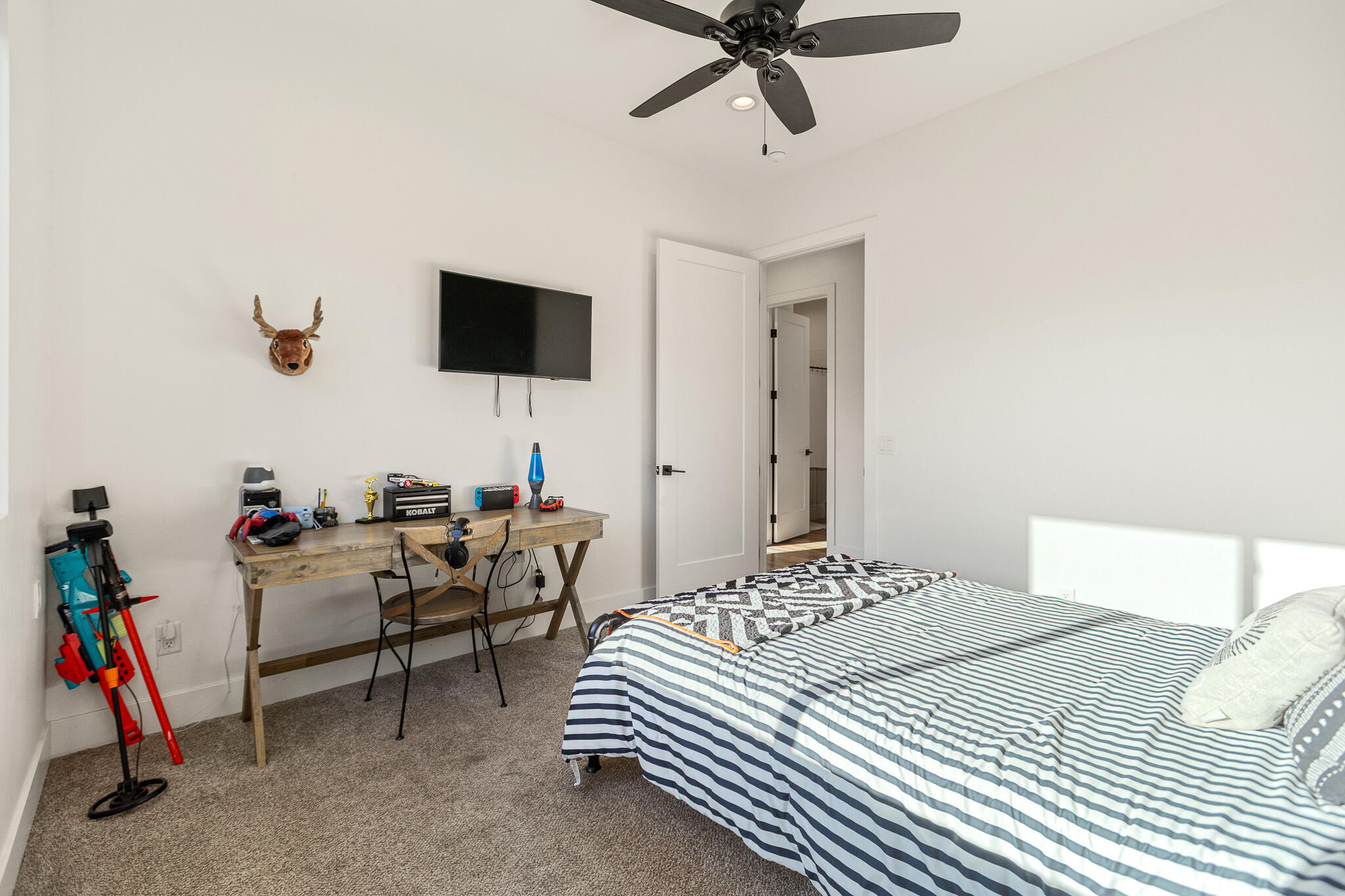 131 N Anderson Rd #B, Exeter, CA 93221