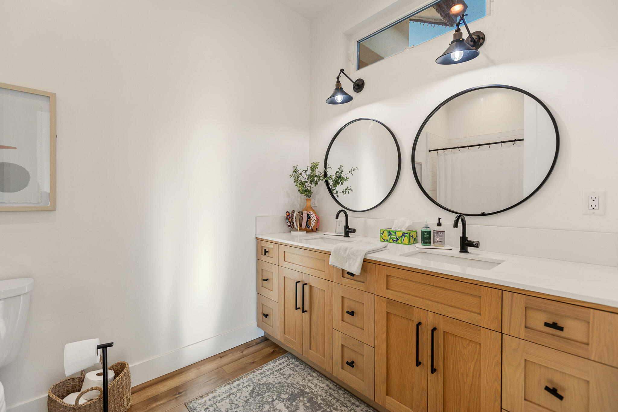 131 N Anderson Rd #B, Exeter, CA 93221