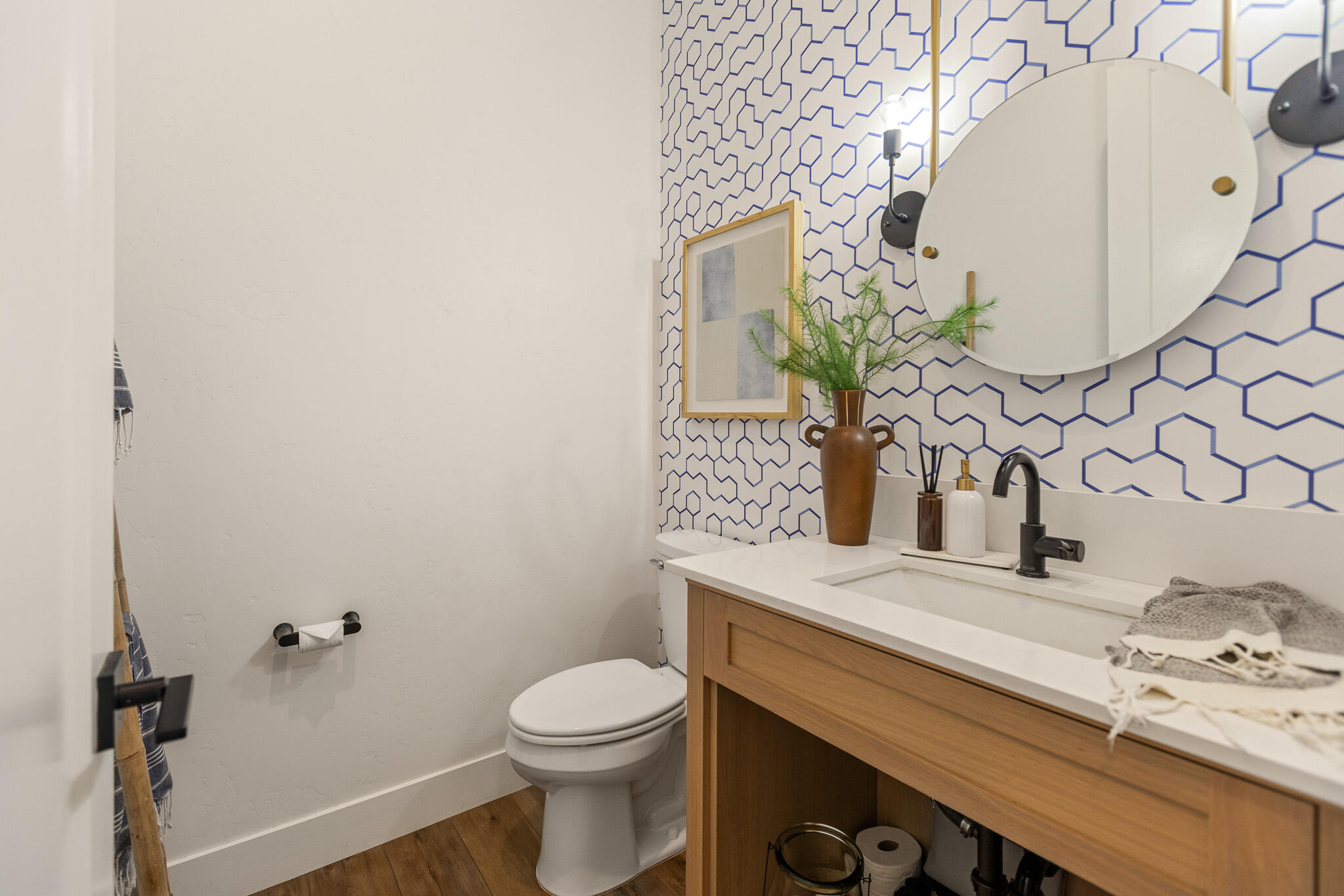 131 N Anderson Rd #B, Exeter, CA 93221