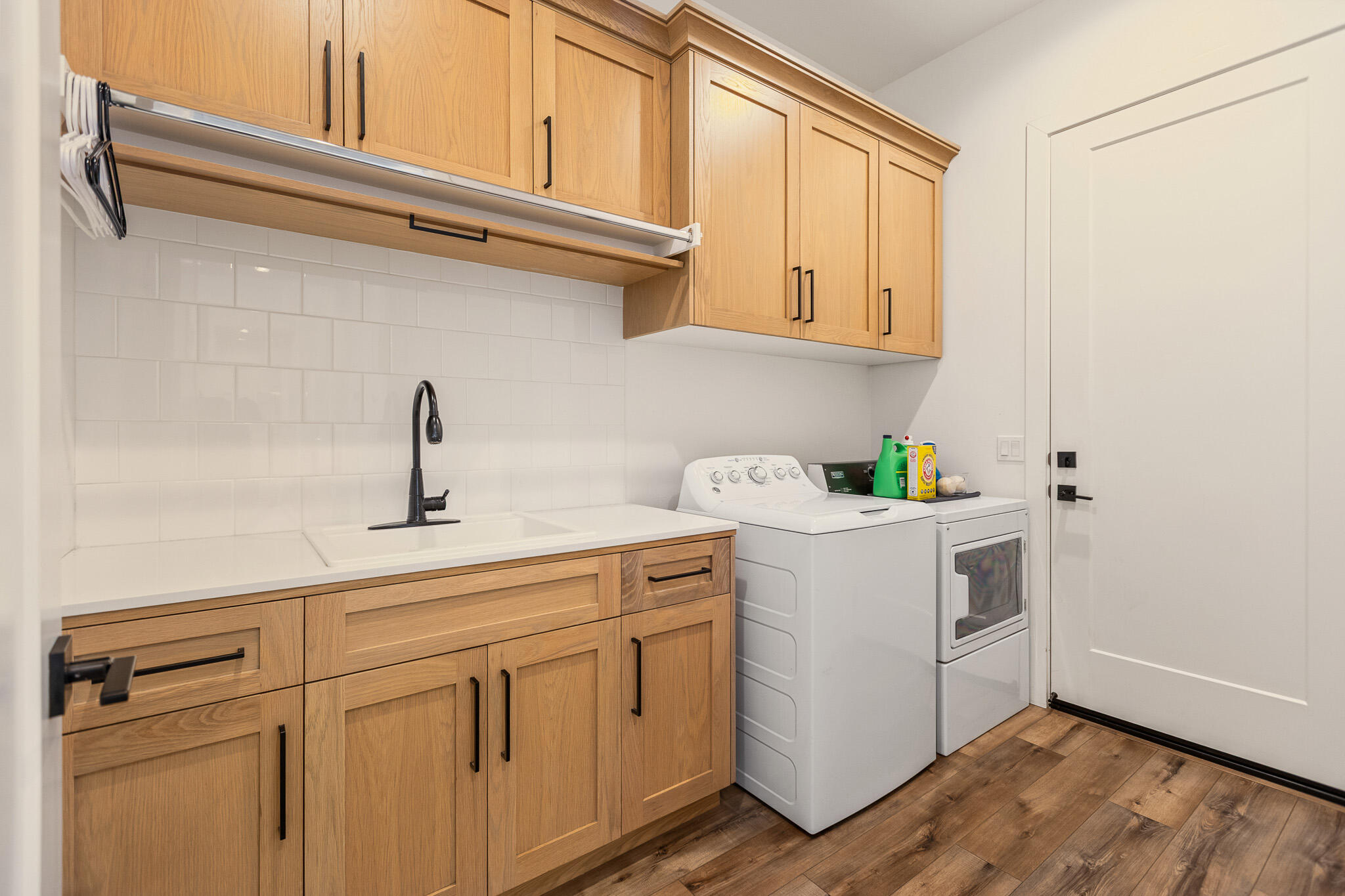 131 N Anderson Rd #B, Exeter, CA 93221