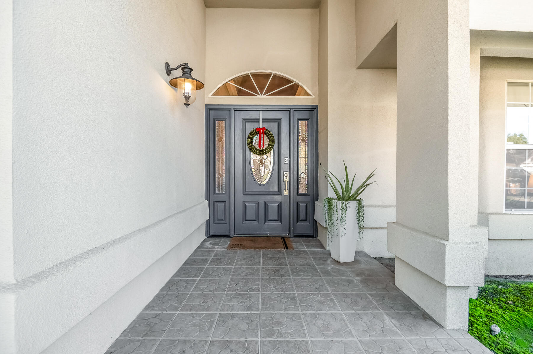 2537 E Hillcrest Ct, Visalia, CA 93292