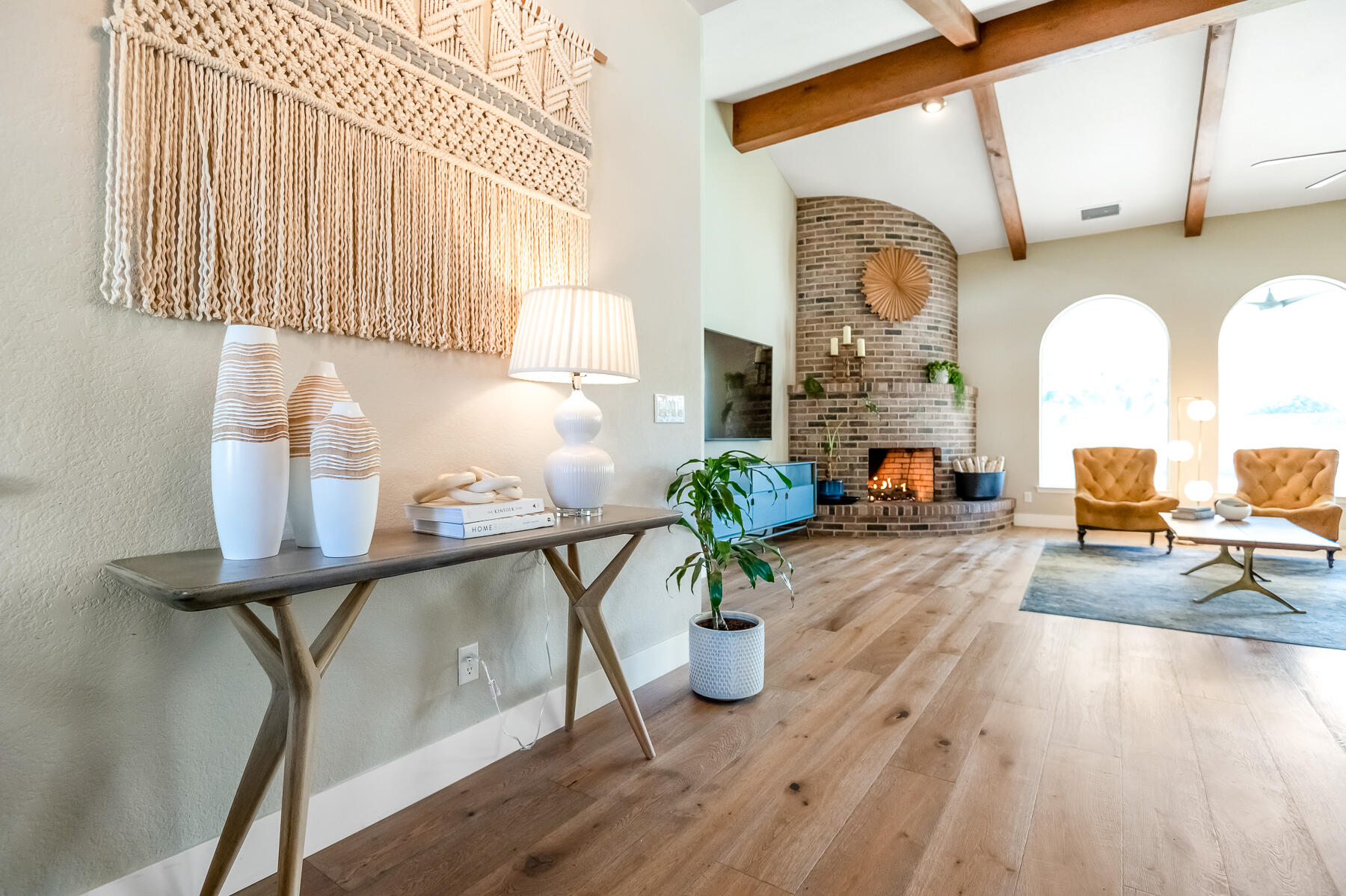 2537 E Hillcrest Ct, Visalia, CA 93292