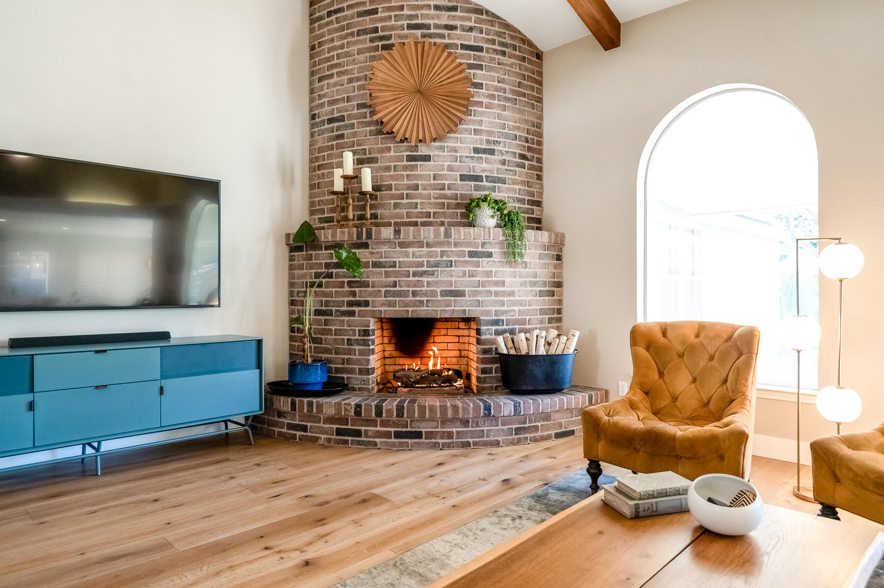 2537 E Hillcrest Ct, Visalia, CA 93292