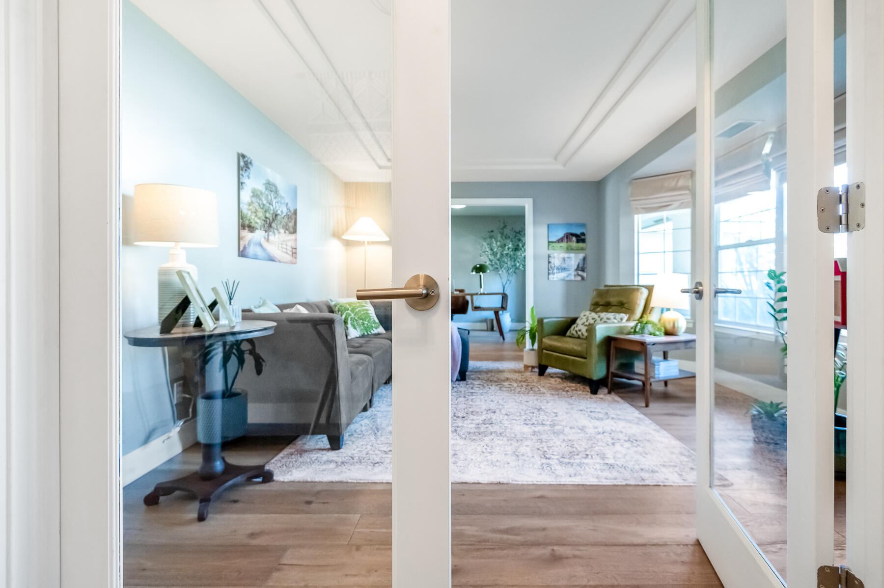 2537 E Hillcrest Ct, Visalia, CA 93292