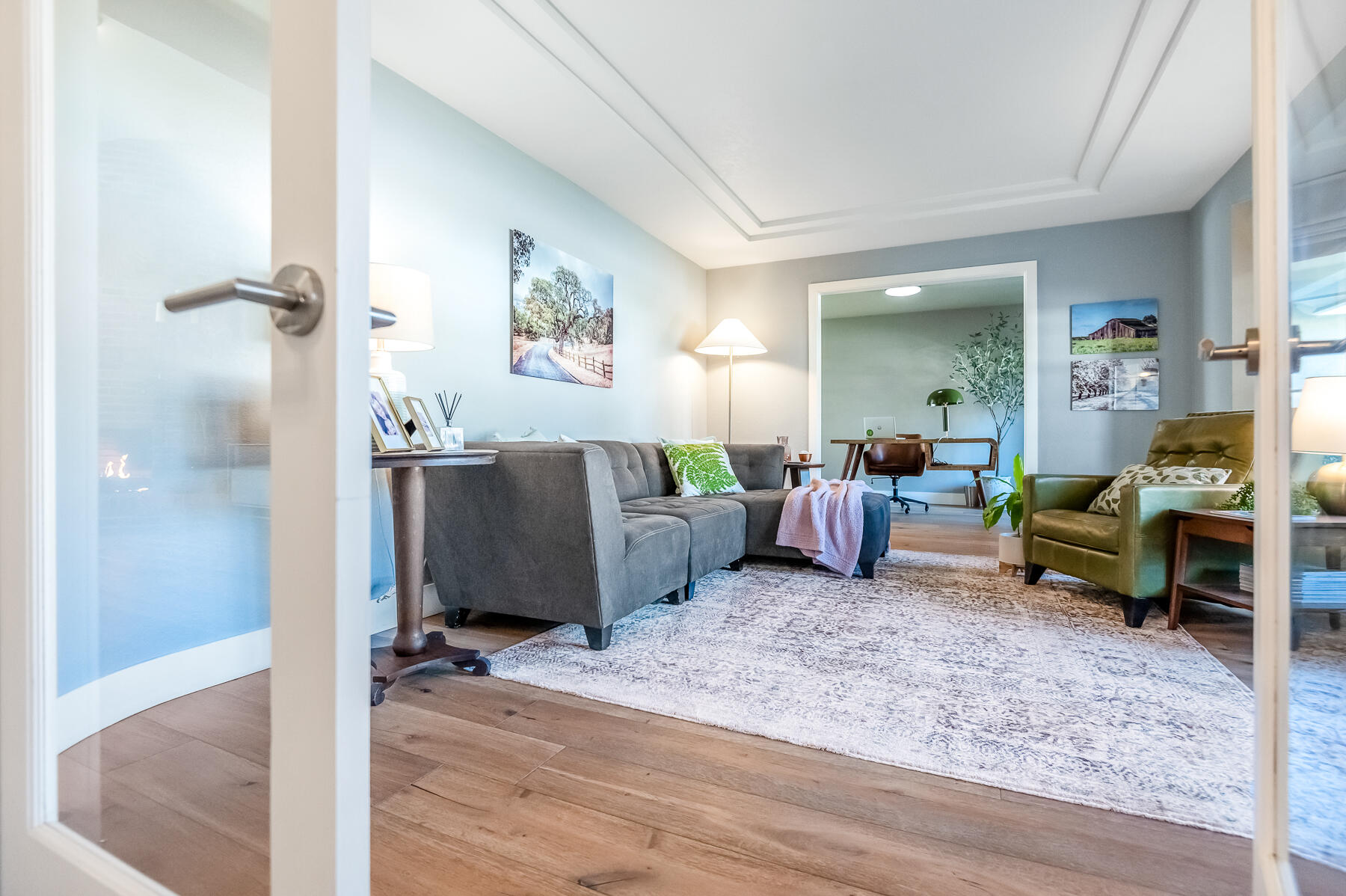 2537 E Hillcrest Ct, Visalia, CA 93292