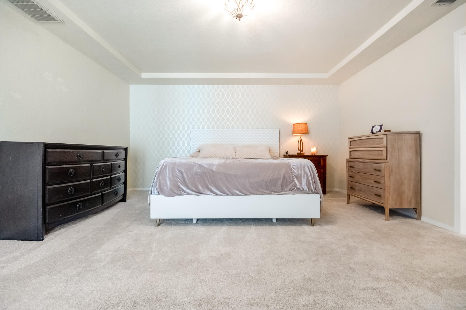 2537 E Hillcrest Ct, Visalia, CA 93292