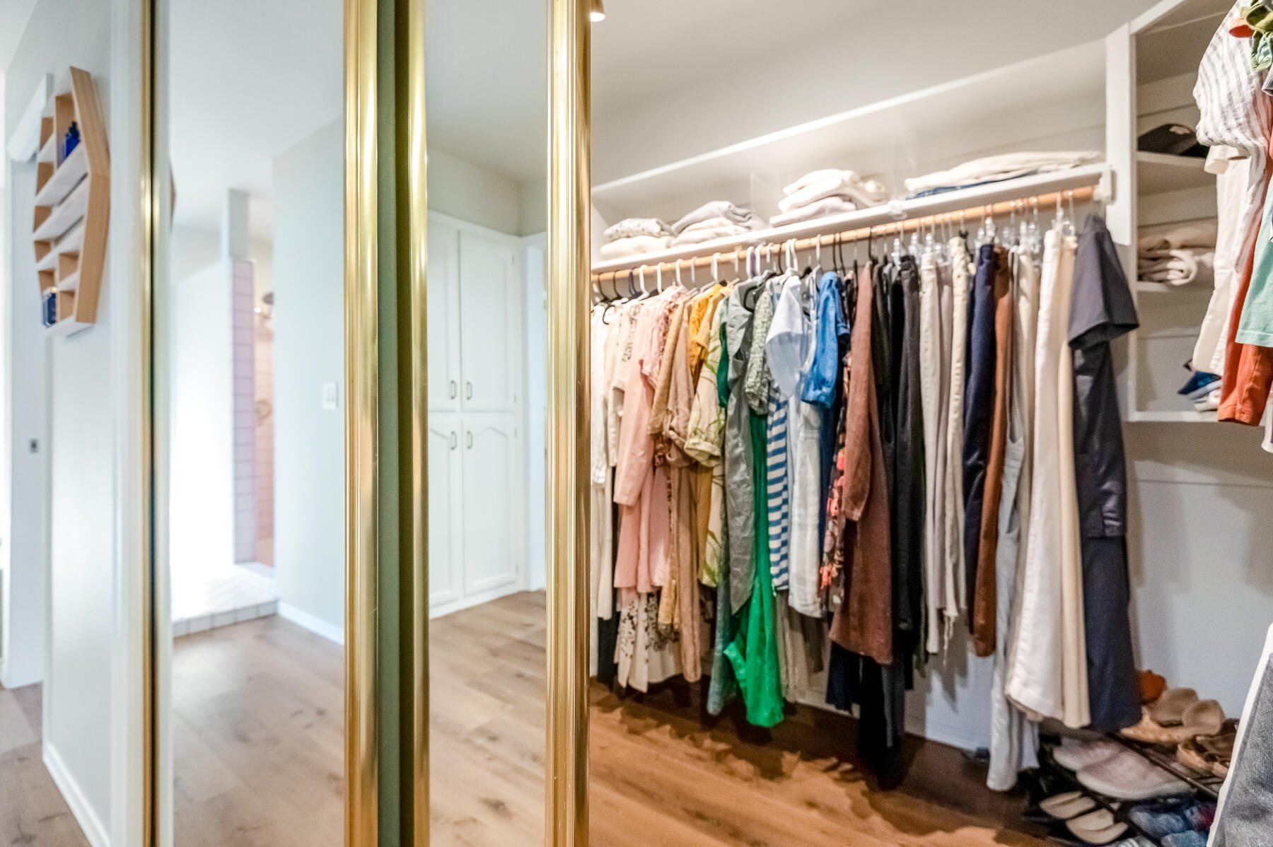 2537 E Hillcrest Ct, Visalia, CA 93292