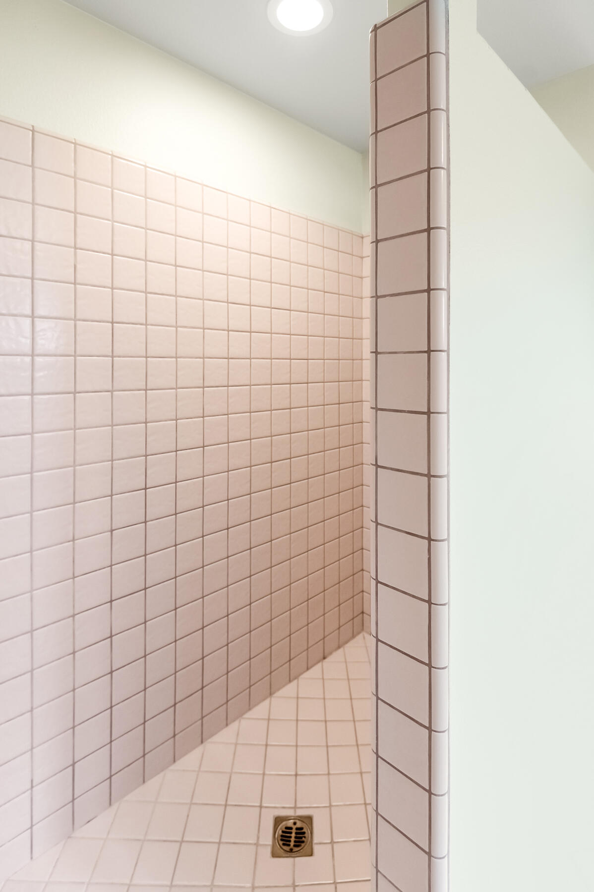 2537 E Hillcrest Ct, Visalia, CA 93292